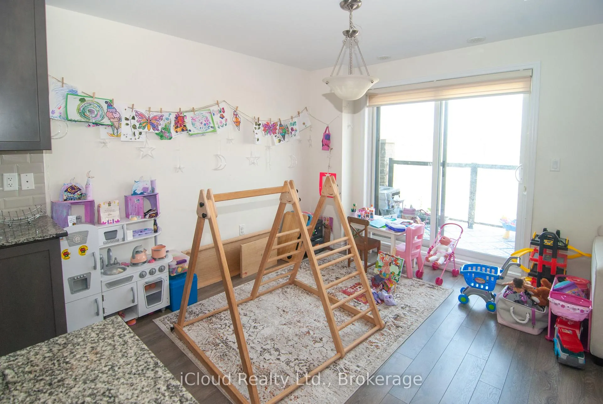 Photo 6 of Unit 15, 220 Lagerfeld Drive, Brampton, Northwest Brampton — HOMEH