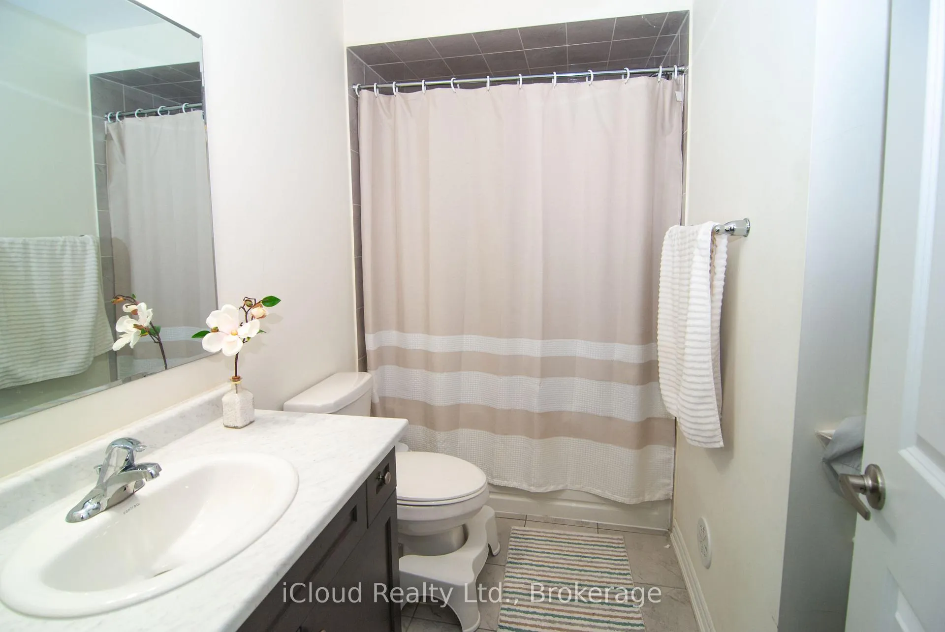 Photo 16 of Unit 15, 220 Lagerfeld Drive, Brampton, Northwest Brampton — HOMEH