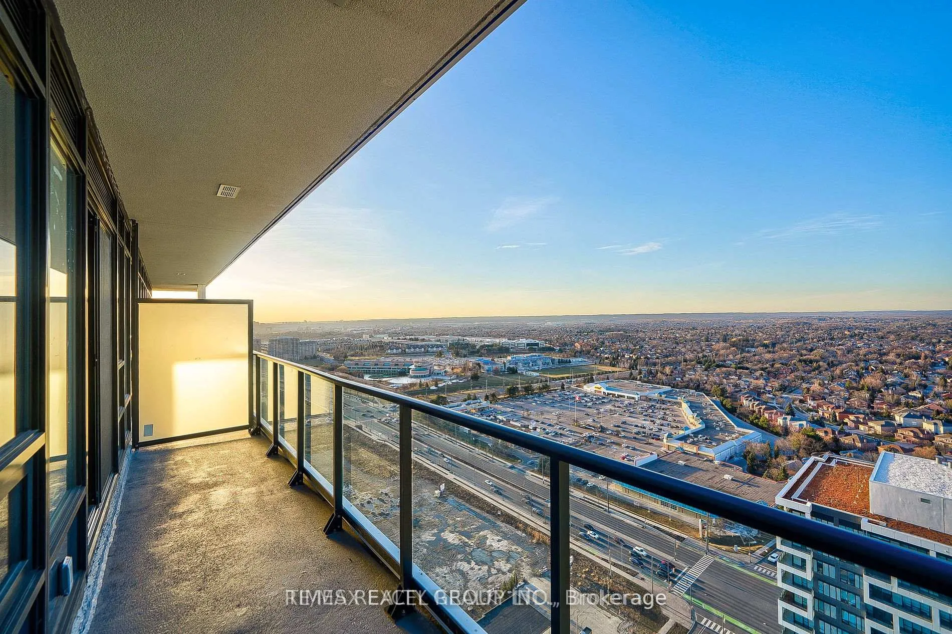 Photo 7 of Unit 3808, 8 Water Walk Drive, Markham, Unionville — HOMEH