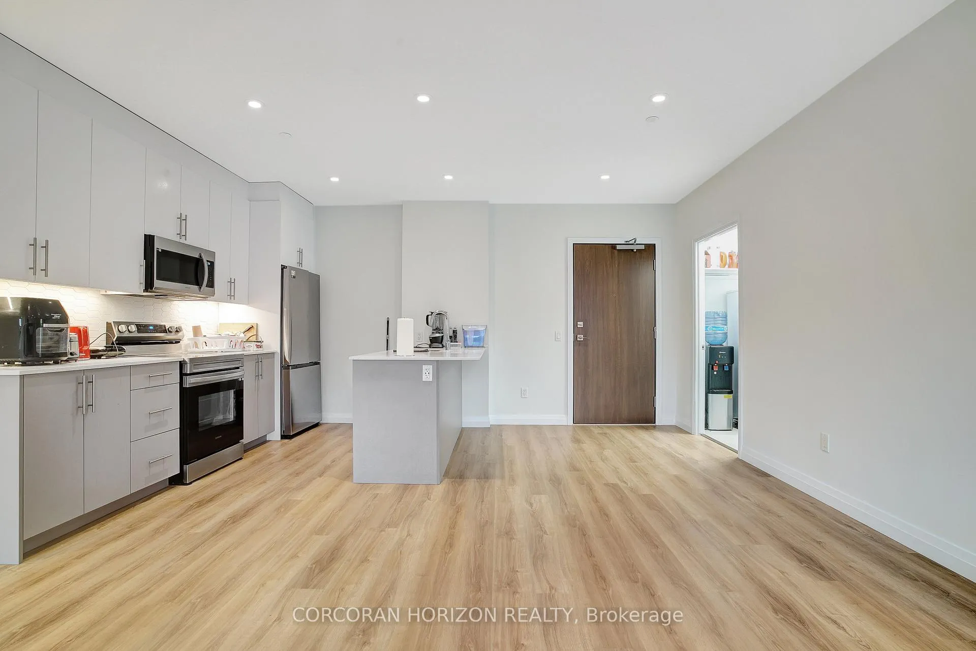 Photo 3 of Unit 203, 525 New Dundee Road, Kitchener — HOMEH
