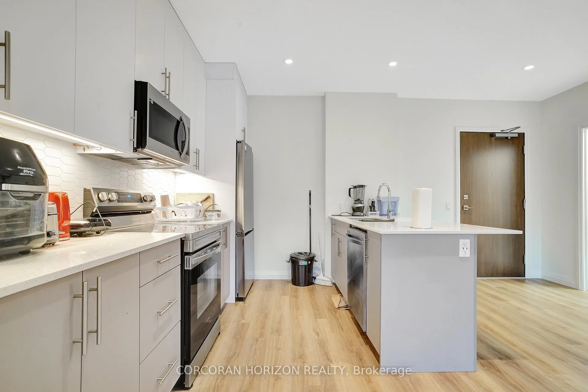 Photo 4 of Unit 203, 525 New Dundee Road, Kitchener — HOMEH