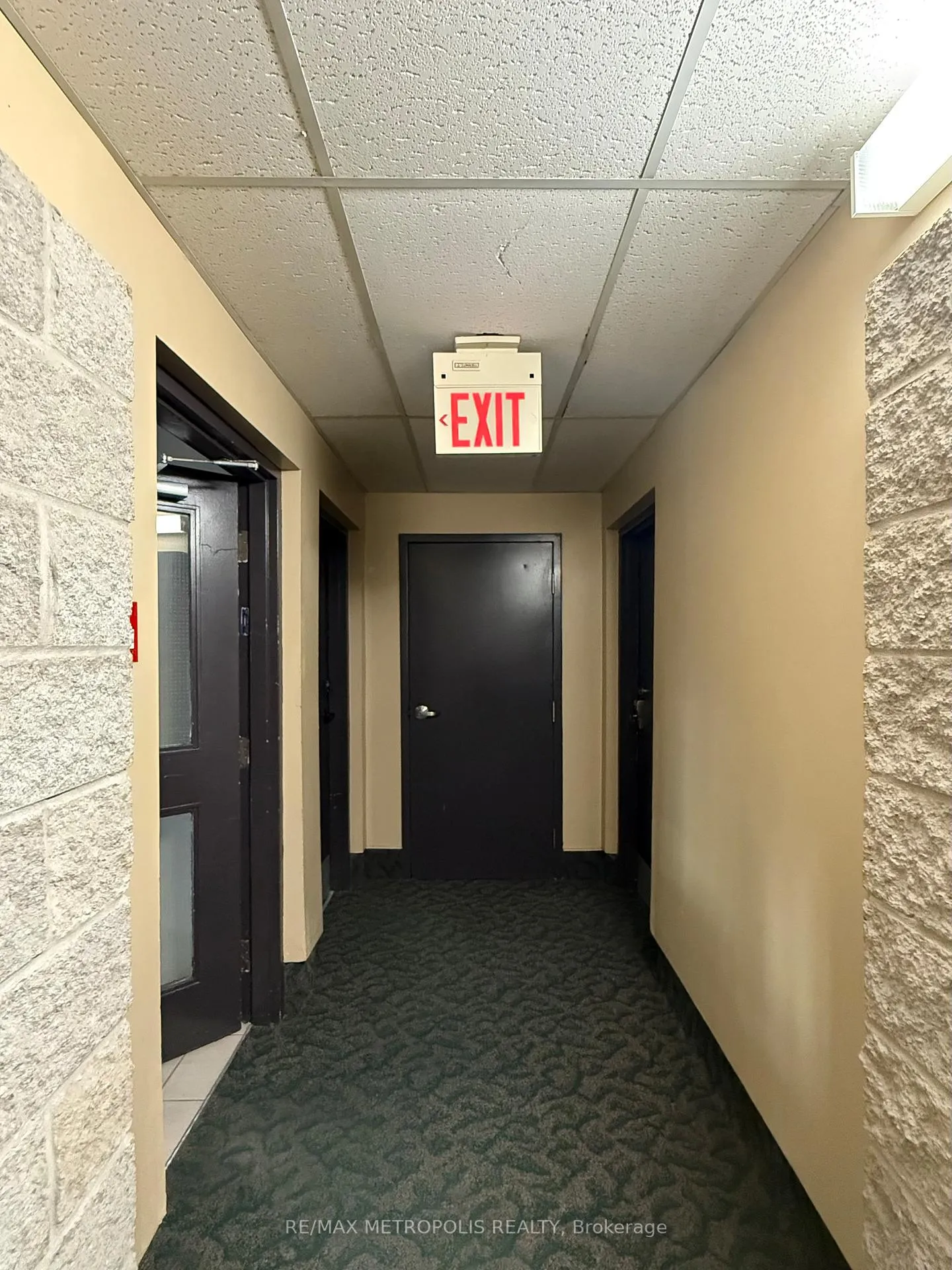 Photo 3 of Unit 201, 271 Eiwo Court, Waterloo — HOMEH