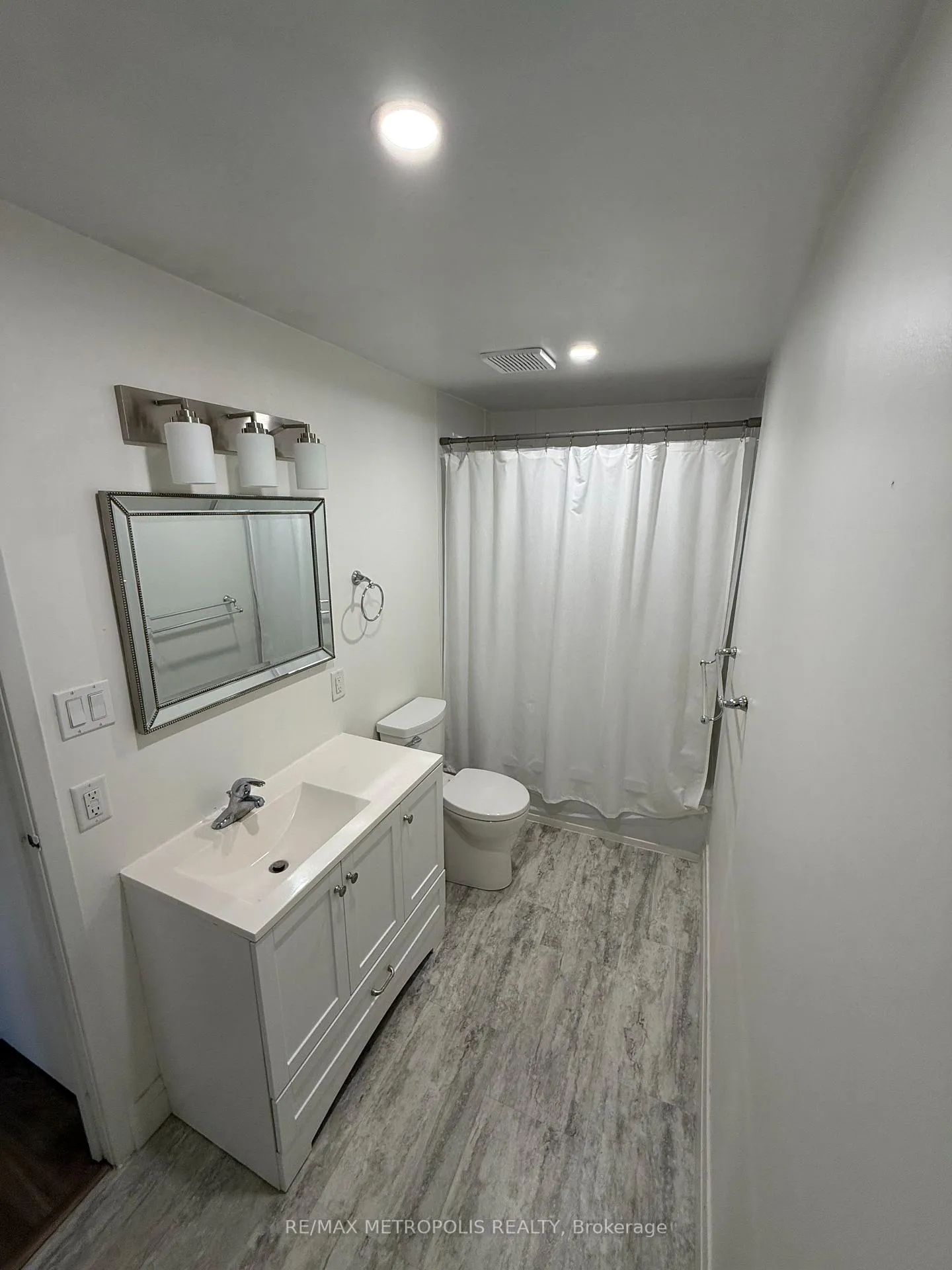 Photo 7 of Unit 201, 271 Eiwo Court, Waterloo — HOMEH