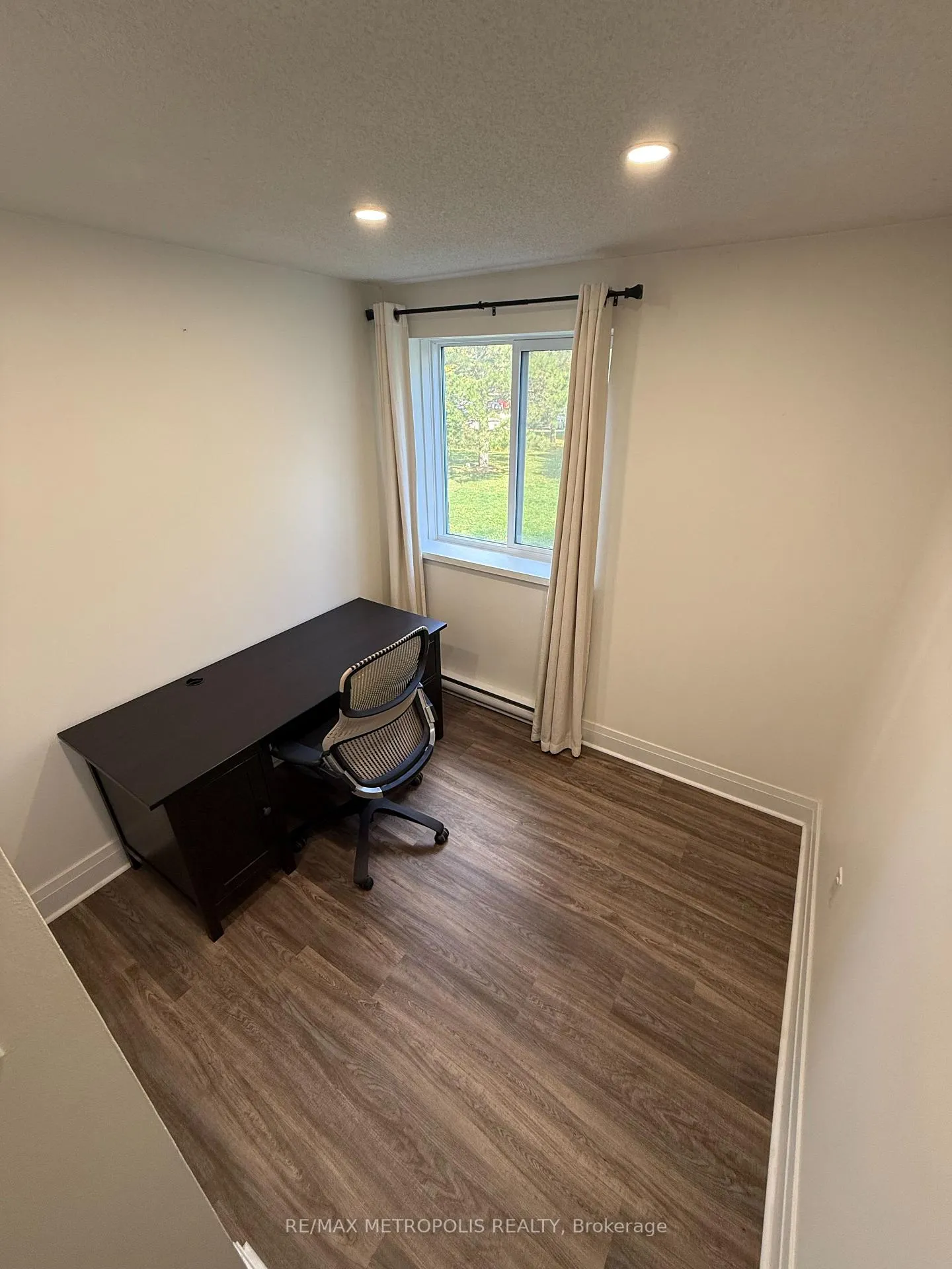 Photo 9 of Unit 201, 271 Eiwo Court, Waterloo — HOMEH