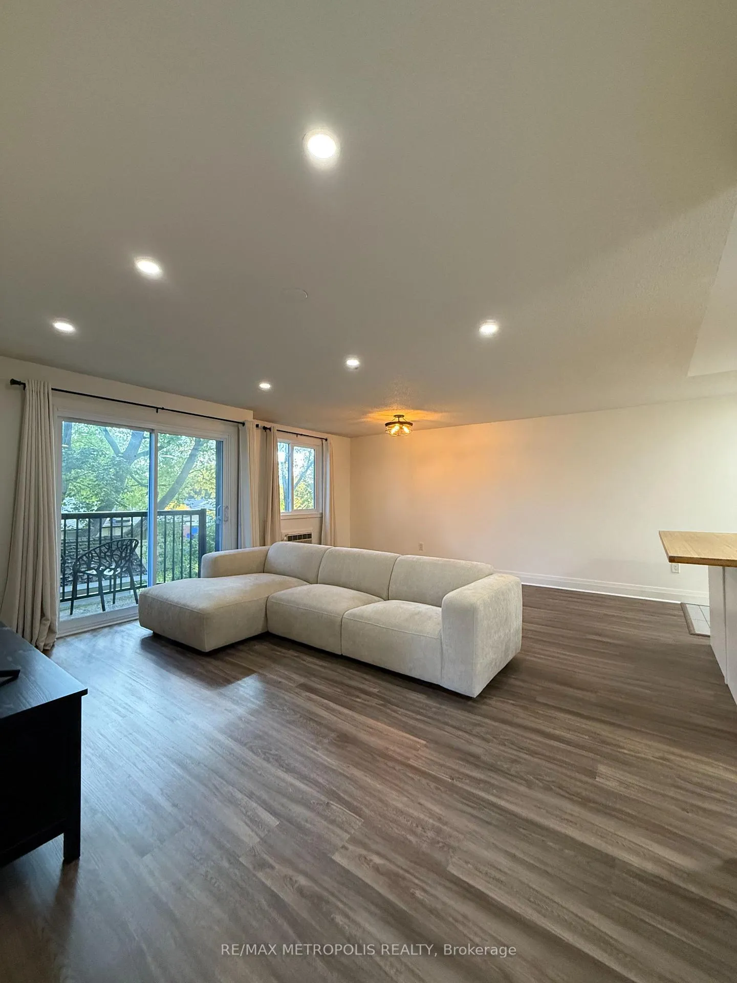 Photo 14 of Unit 201, 271 Eiwo Court, Waterloo — HOMEH