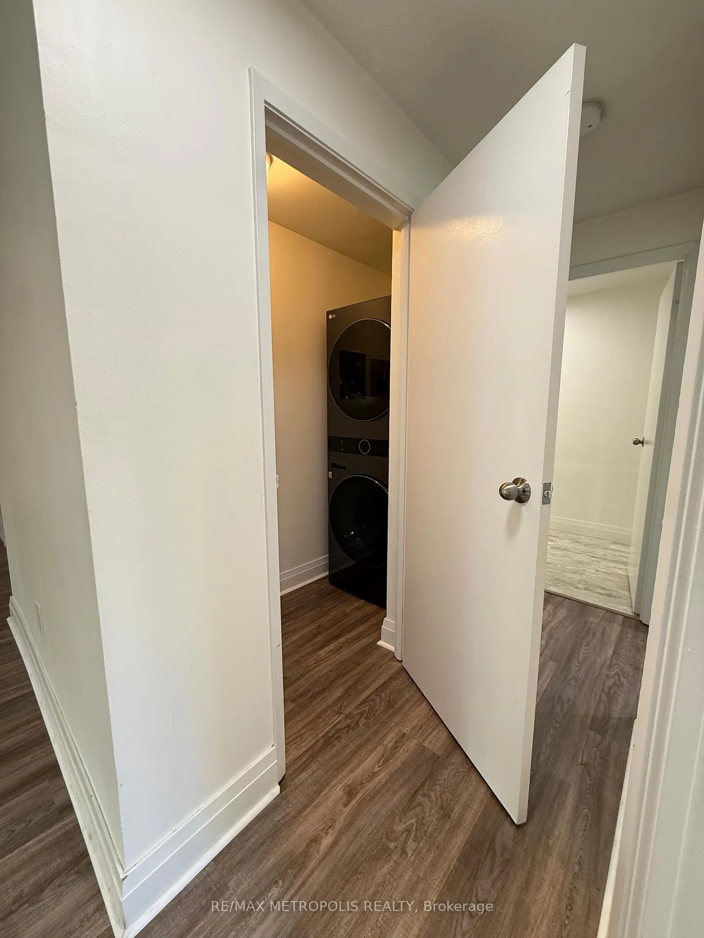 Photo 18 of Unit 201, 271 Eiwo Court, Waterloo — HOMEH