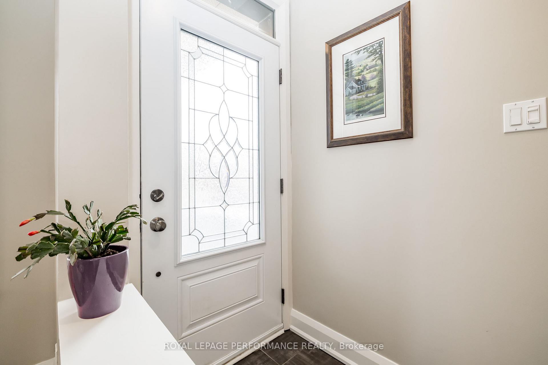 Photo 3 of 814 Feather Moss Way, Ottawa, Riverside South/Gloucester Glen — HOMEH
