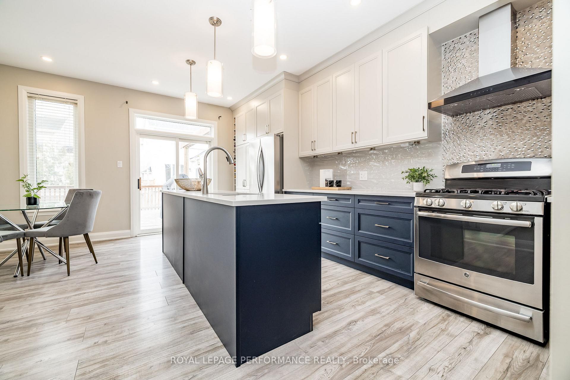 Photo 9 of 814 Feather Moss Way, Ottawa, Riverside South/Gloucester Glen — HOMEH