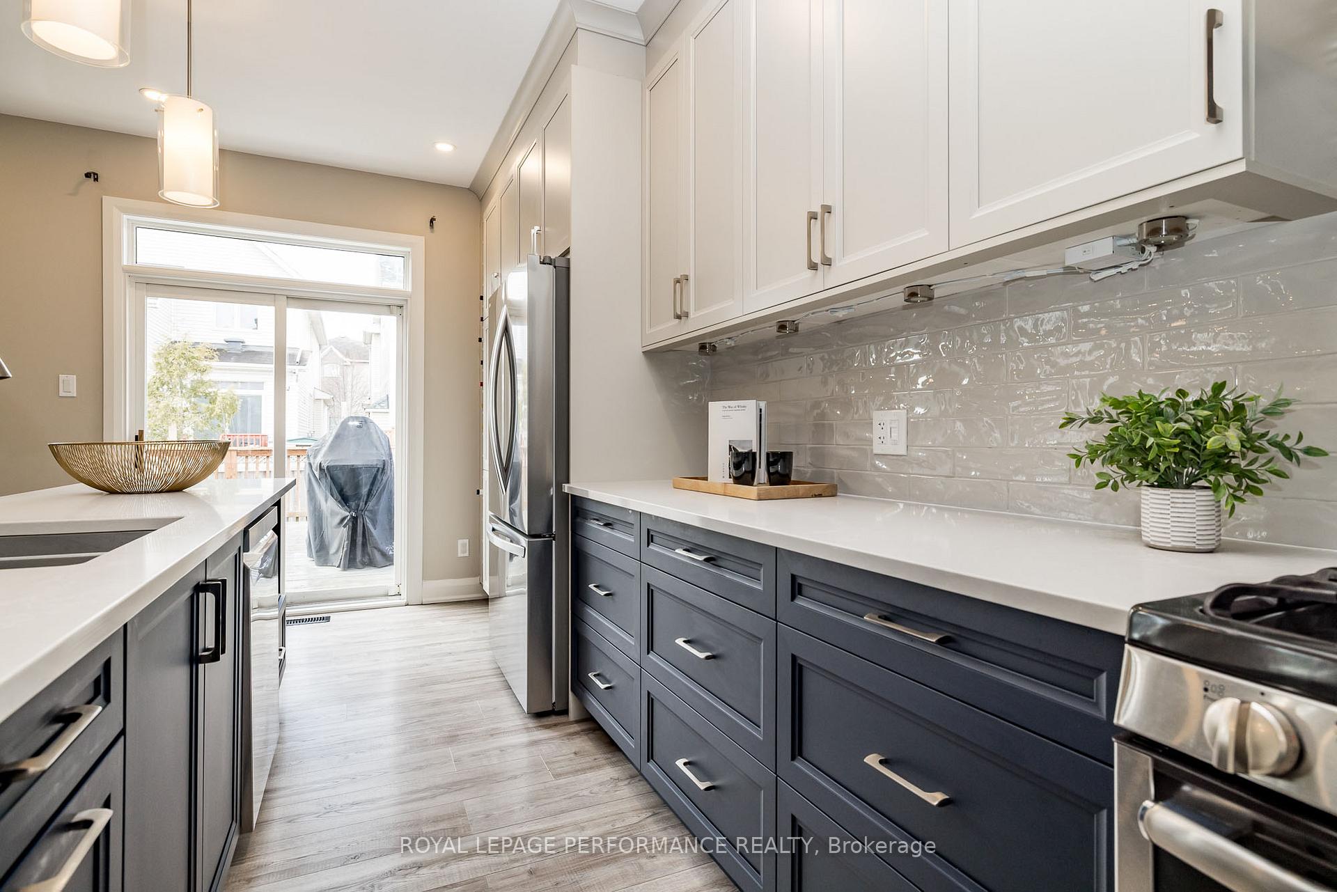 Photo 11 of 814 Feather Moss Way, Ottawa, Riverside South/Gloucester Glen — HOMEH