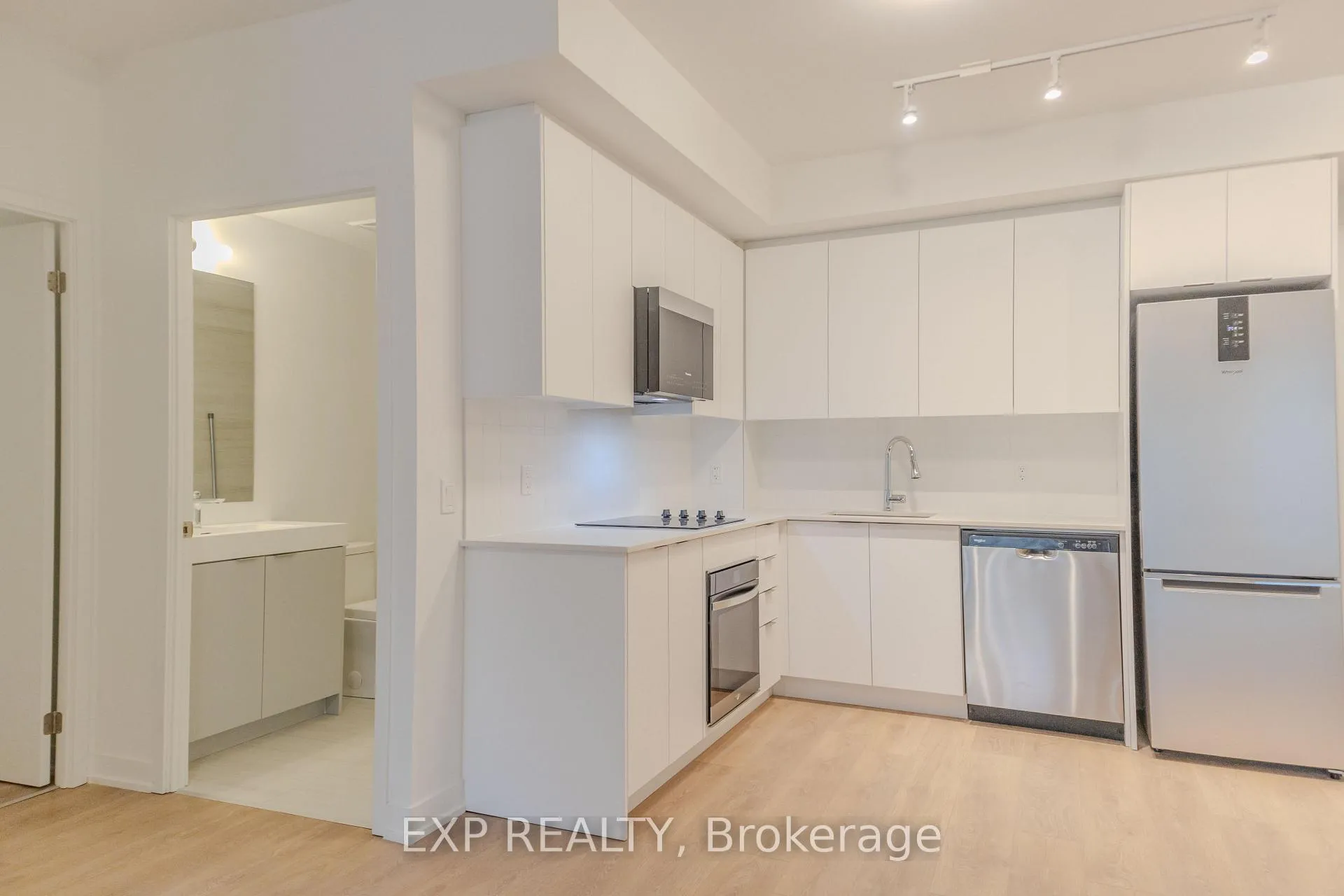 Photo 6 of Unit 327, 10 Abeja Street, Vaughan, Concord — HOMEH
