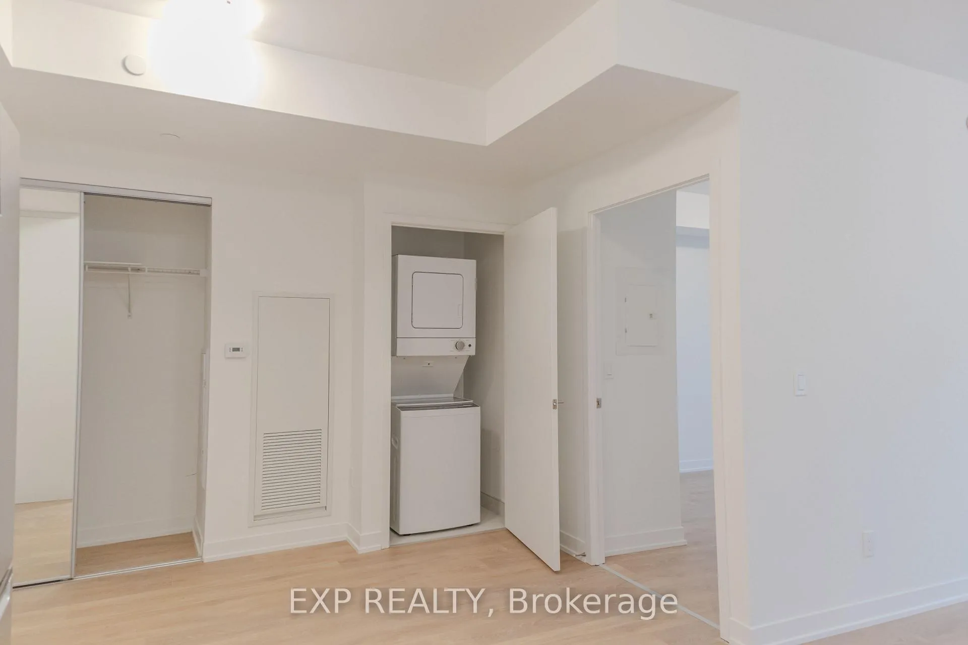 Photo 11 of Unit 327, 10 Abeja Street, Vaughan, Concord — HOMEH
