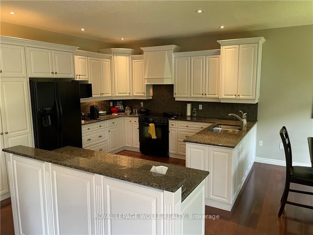 Photo 4 of Unit 34, 260 Deer Ridge Drive, Kitchener, Pioneer Tower West — HOMEH