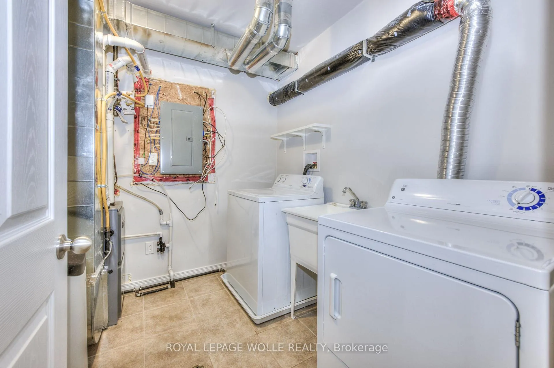Photo 16 of Unit 8C, 931 Glasgow Street, Kitchener — HOMEH
