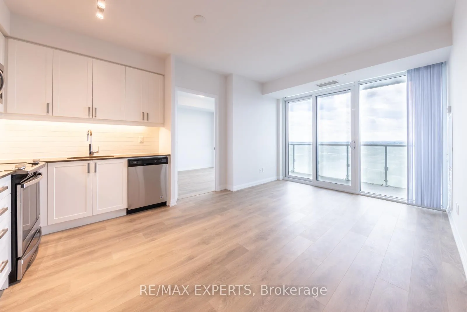 Photo 2 of Unit 2314, 7895 Jane Street, Vaughan, Concord — HOMEH