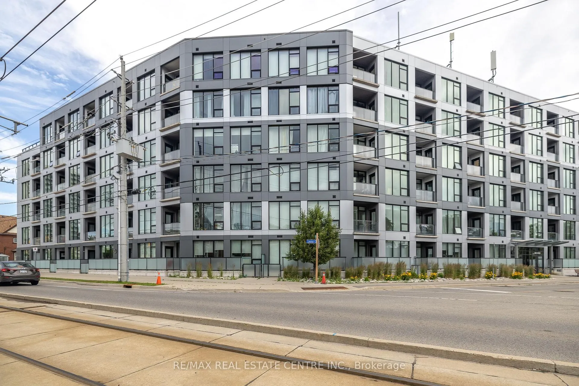 Photo 1 of Unit 412, 690 King Street W, Kitchener, KW Hospital — HOMEH