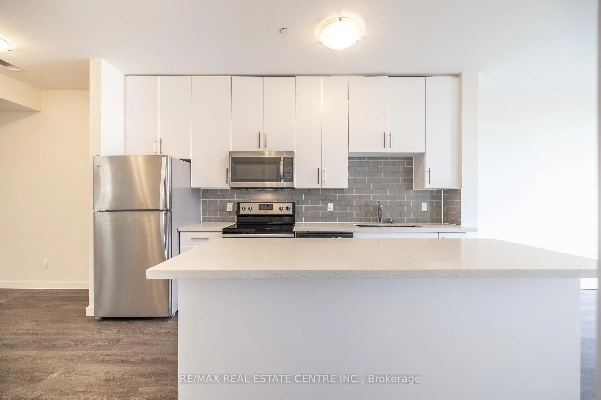 Photo 6 of Unit 412, 690 King Street W, Kitchener, KW Hospital — HOMEH