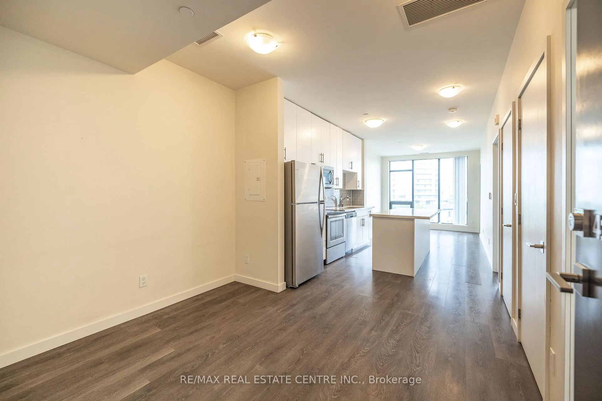 Photo 8 of Unit 412, 690 King Street W, Kitchener, KW Hospital — HOMEH