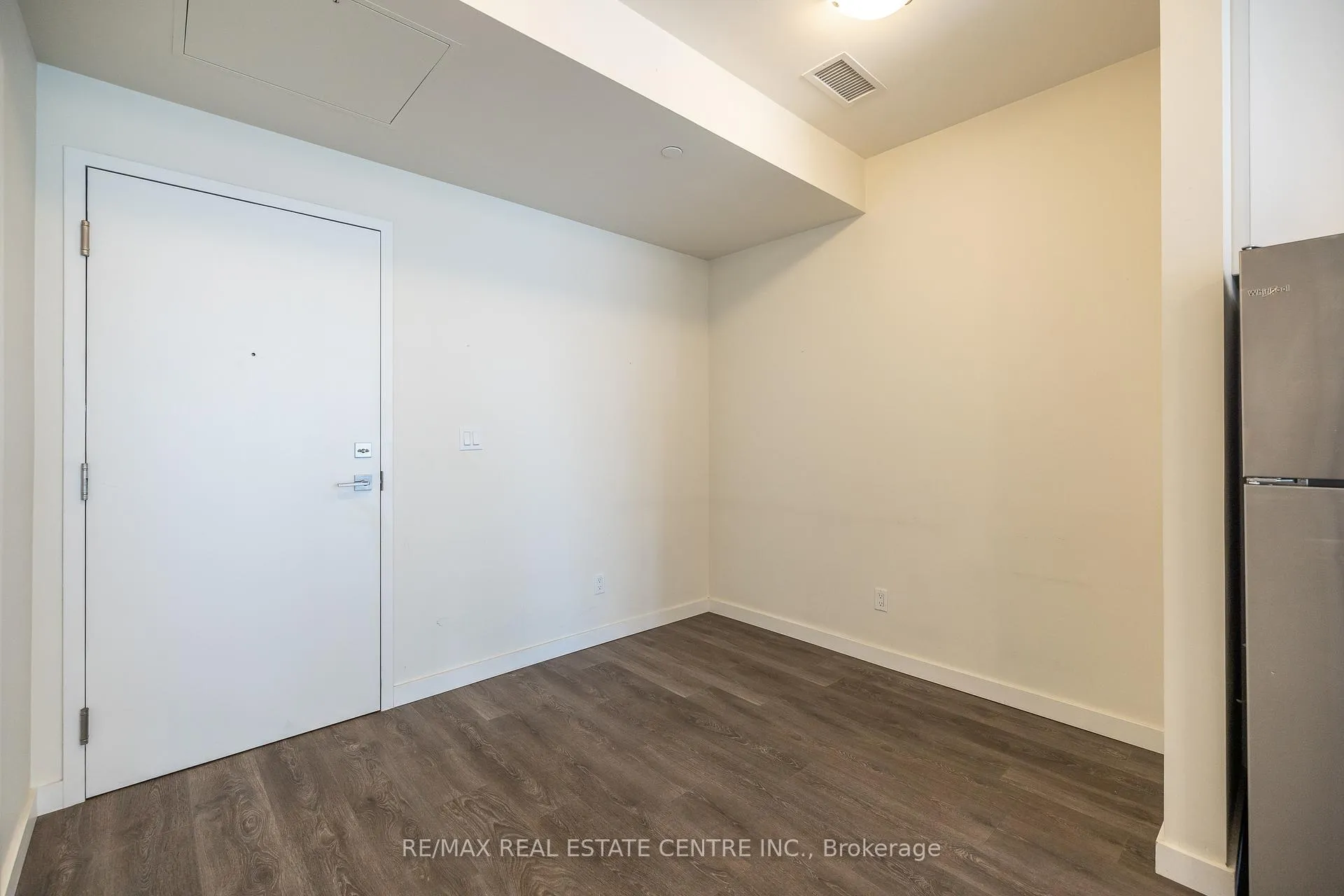 Photo 9 of Unit 412, 690 King Street W, Kitchener, KW Hospital — HOMEH