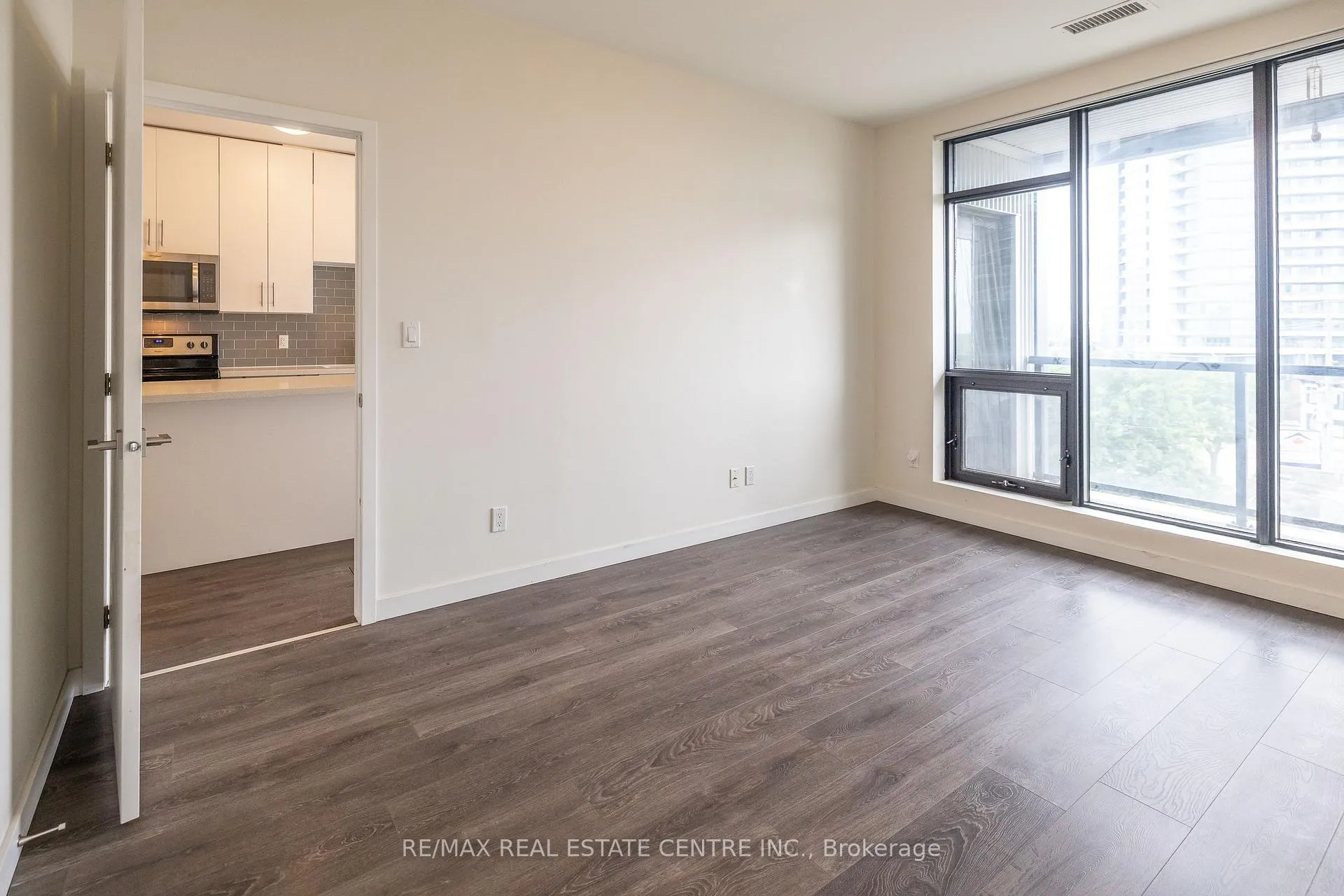 Photo 15 of Unit 412, 690 King Street W, Kitchener, KW Hospital — HOMEH