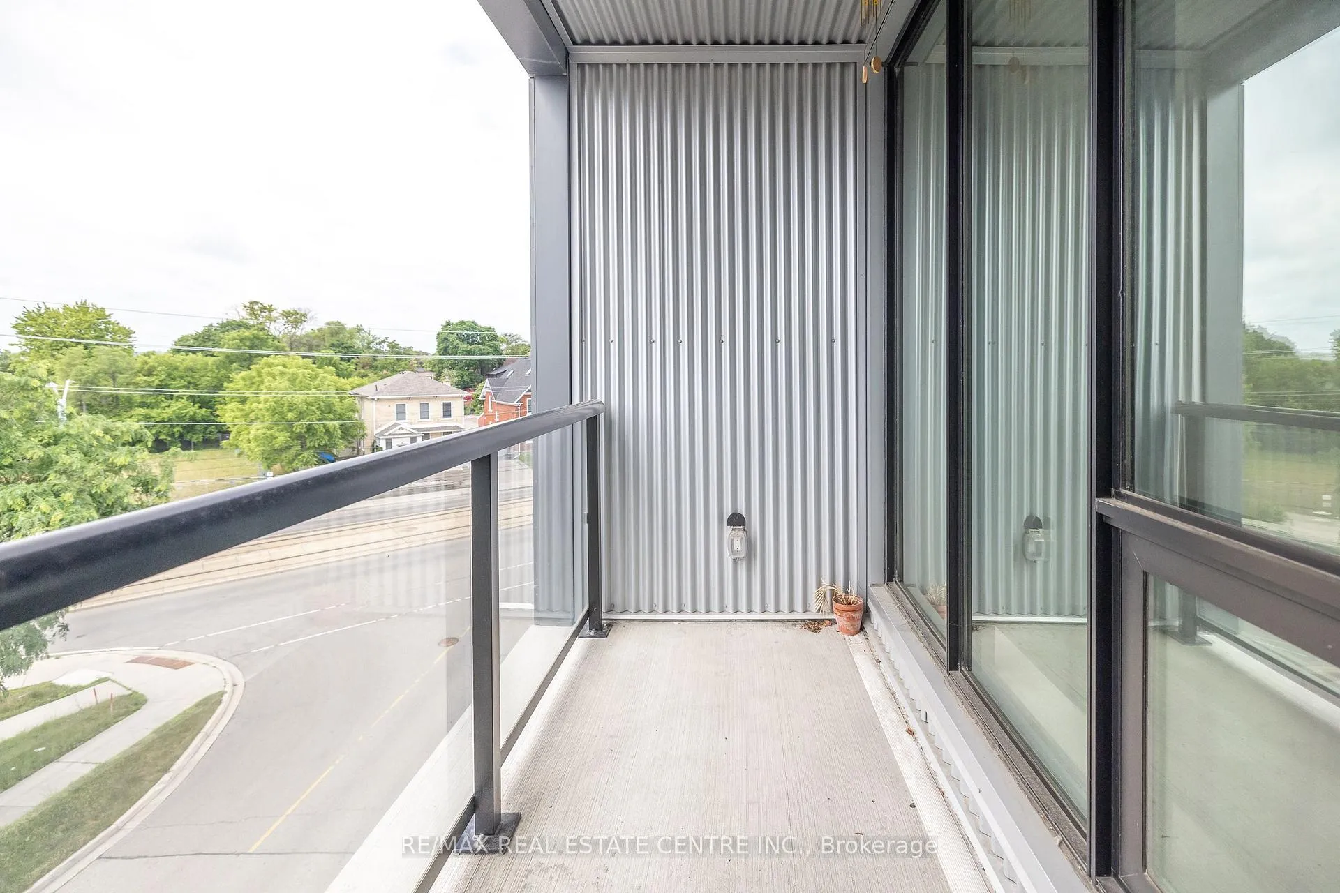Photo 30 of Unit 412, 690 King Street W, Kitchener, KW Hospital — HOMEH