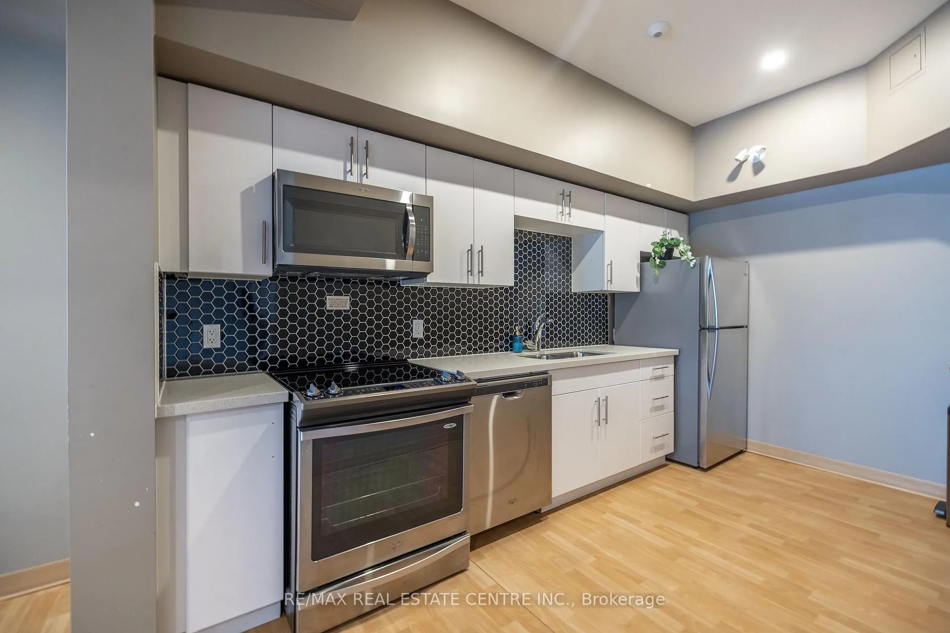Photo 46 of Unit 412, 690 King Street W, Kitchener, KW Hospital — HOMEH