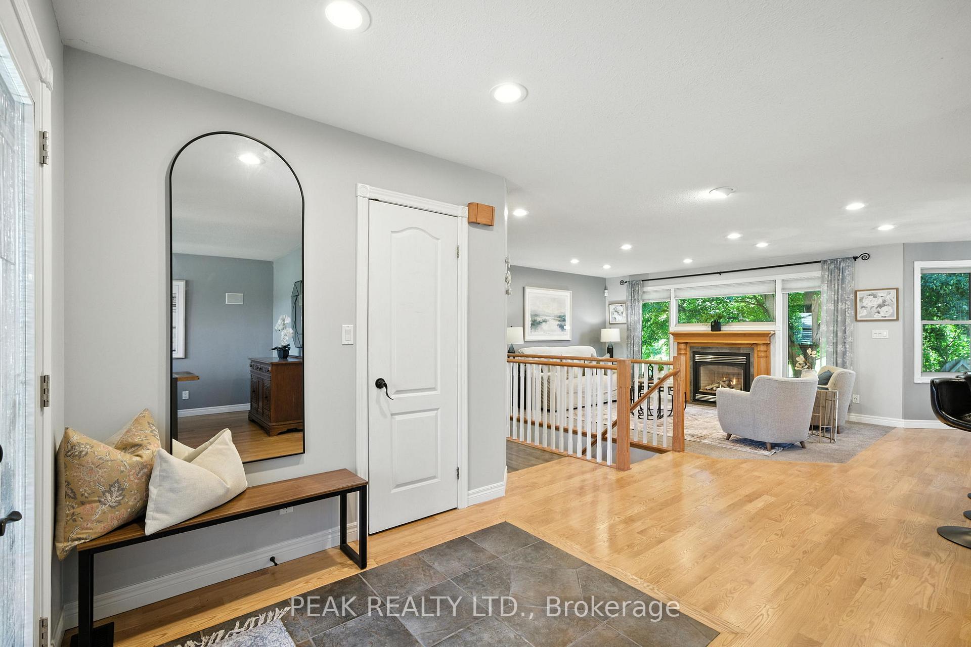 Photo 4 of 28 Macpherson Drive, Brant, Paris — HOMEH