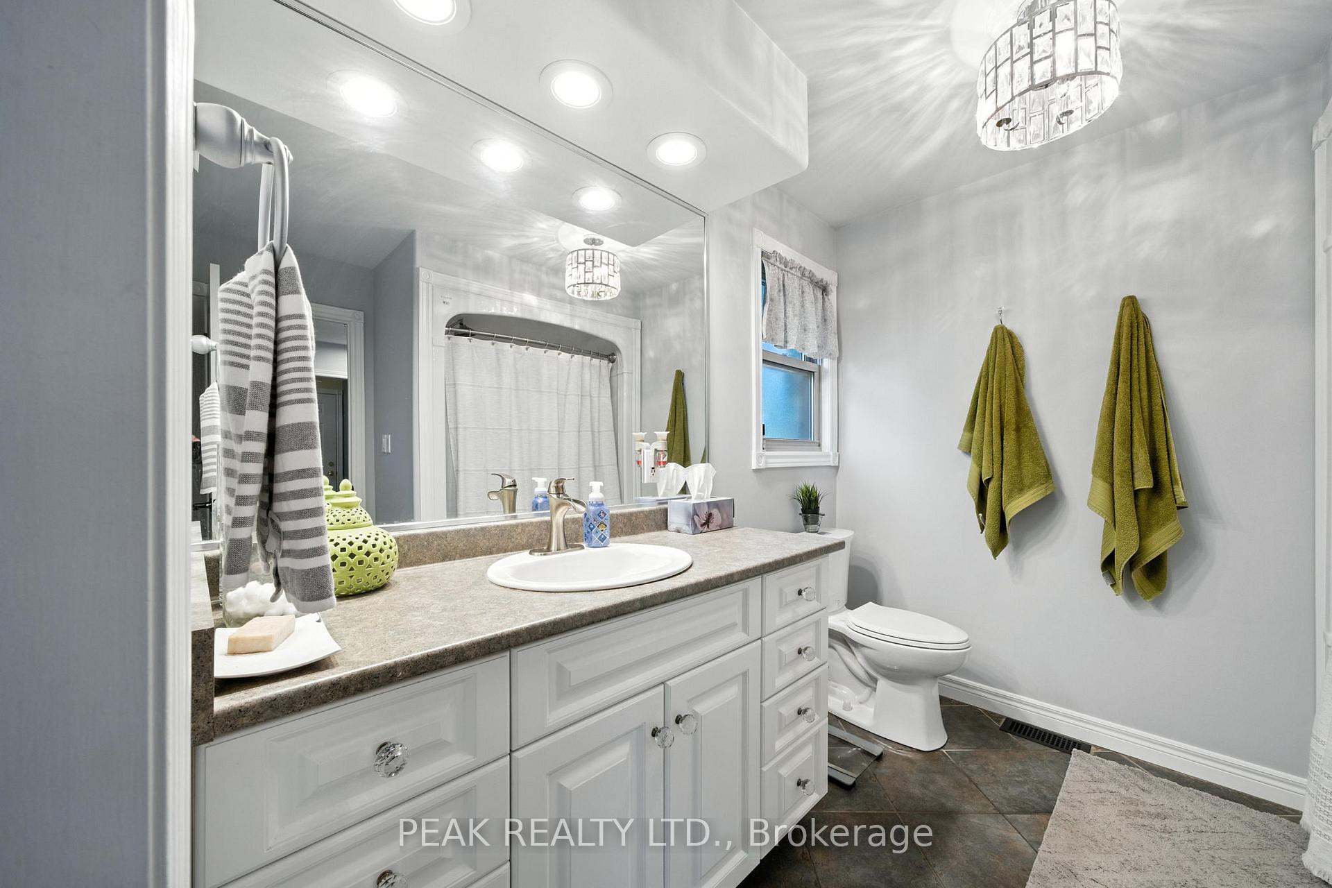 Photo 27 of 28 Macpherson Drive, Brant, Paris — HOMEH