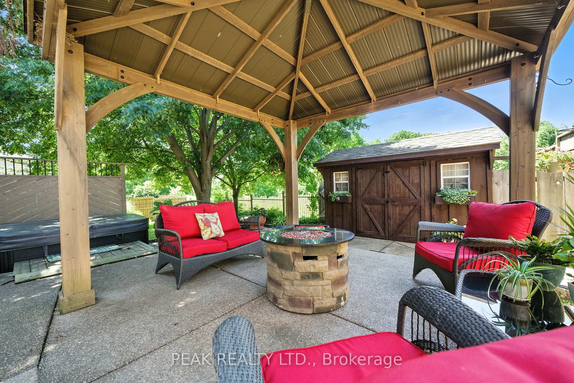 Photo 42 of 28 Macpherson Drive, Brant, Paris — HOMEH