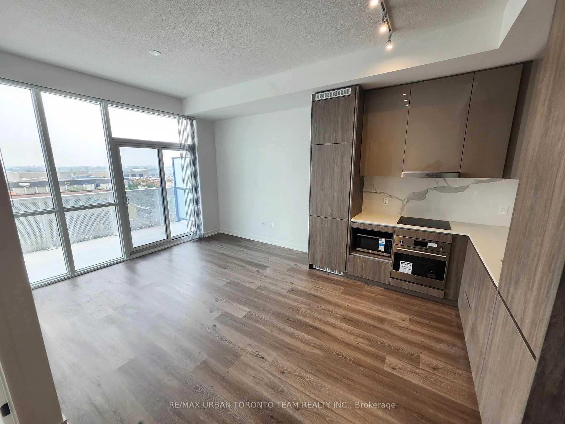 Photo 2 of Unit 705, 28 Interchange Way, Vaughan, Vaughan Corporate Centre — HOMEH