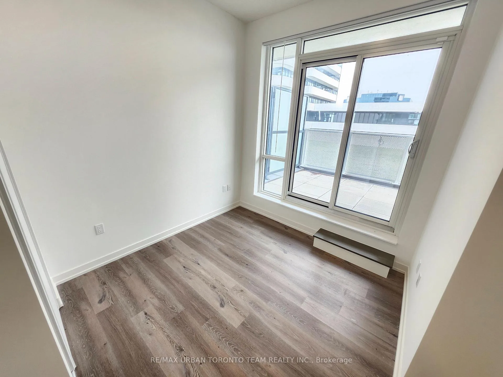 Photo 6 of Unit 705, 28 Interchange Way, Vaughan, Vaughan Corporate Centre — HOMEH