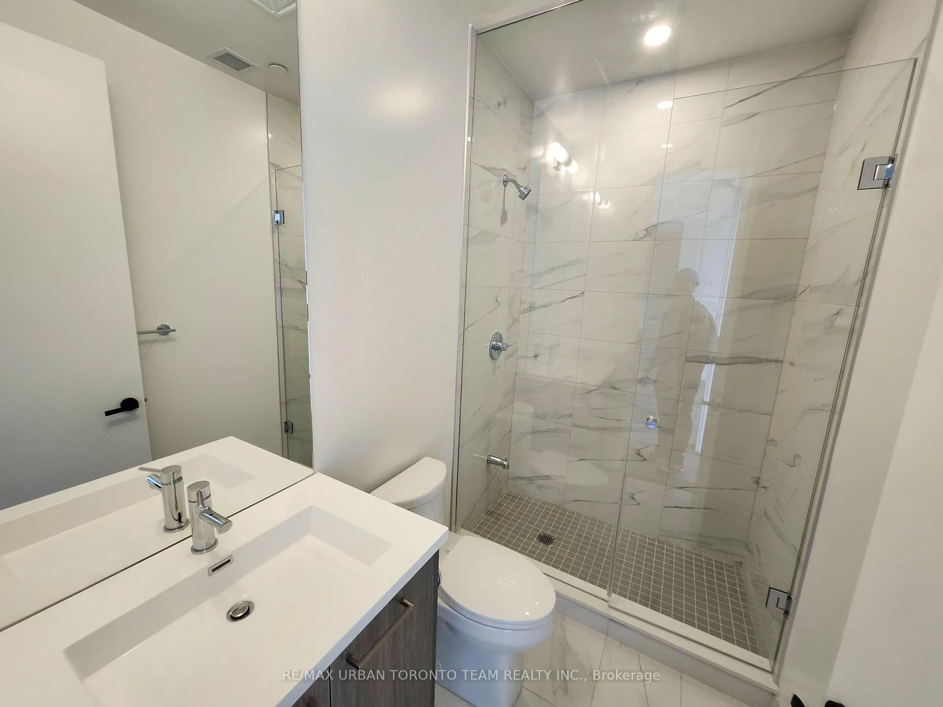 Photo 8 of Unit 705, 28 Interchange Way, Vaughan, Vaughan Corporate Centre — HOMEH