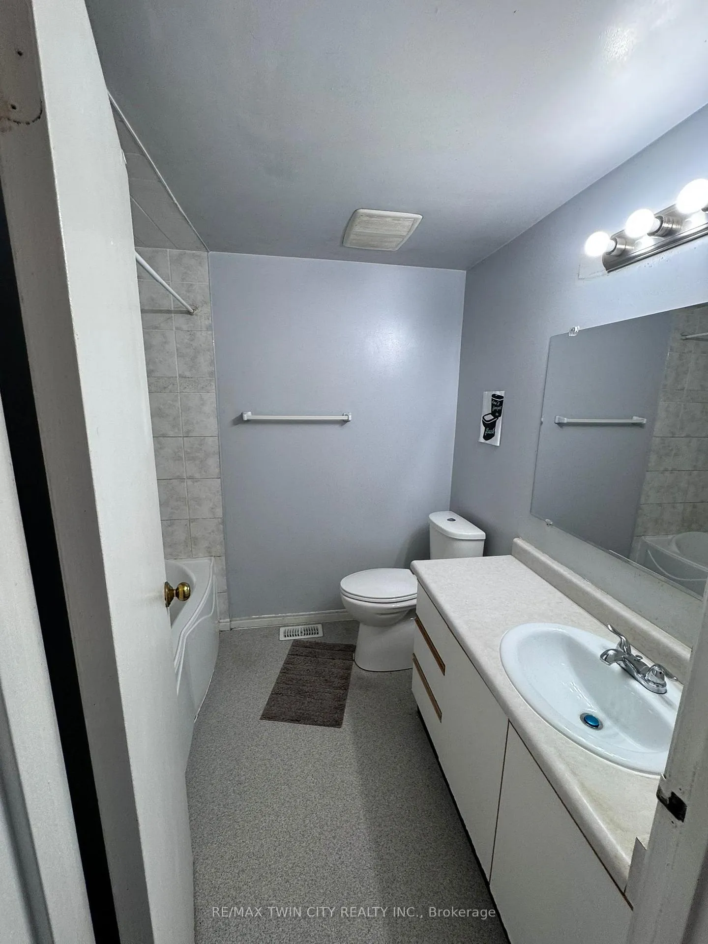 Photo 5 of Unit 49, 20 Paulander Drive, Kitchener — HOMEH