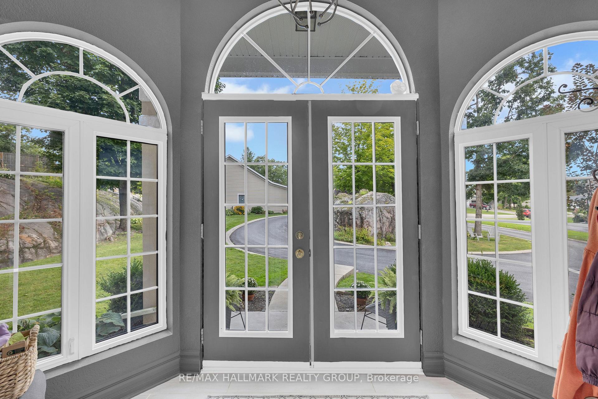 Photo 5 of 220 Garfield Street, Gananoque — HOMEH