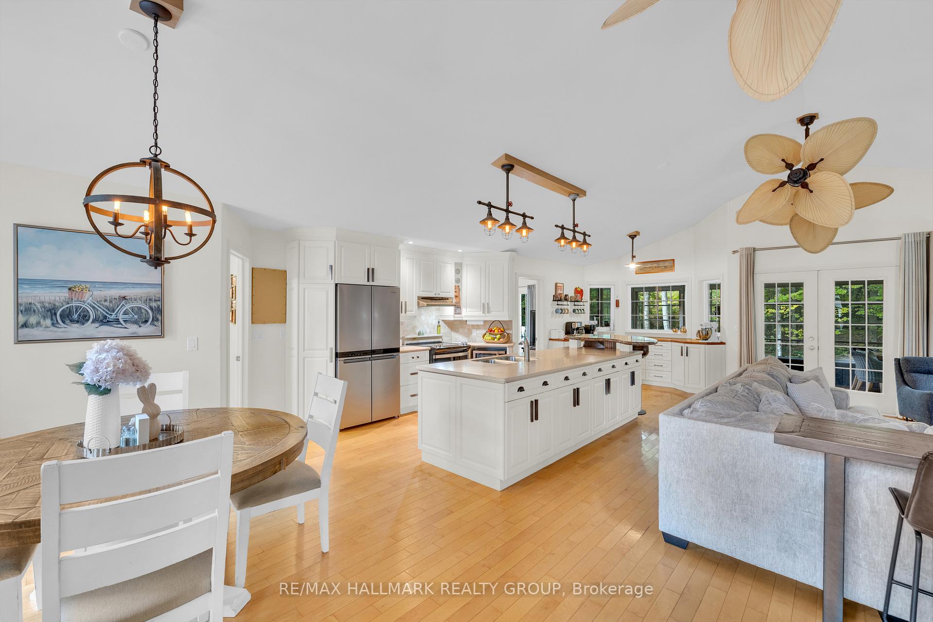Photo 6 of 220 Garfield Street, Gananoque — HOMEH