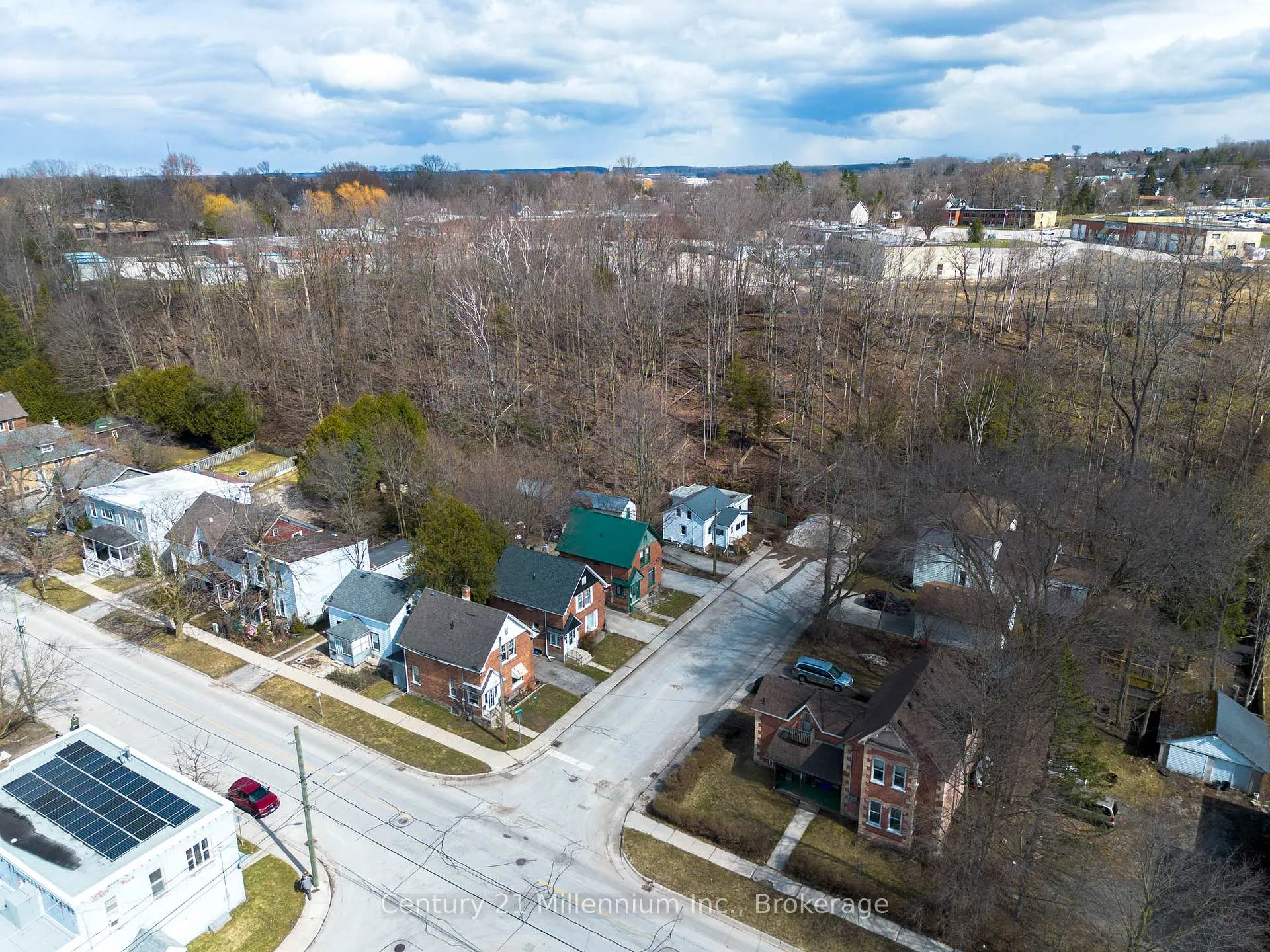 Photo 5 of 440 13th Street E, Owen Sound — HOMEH
