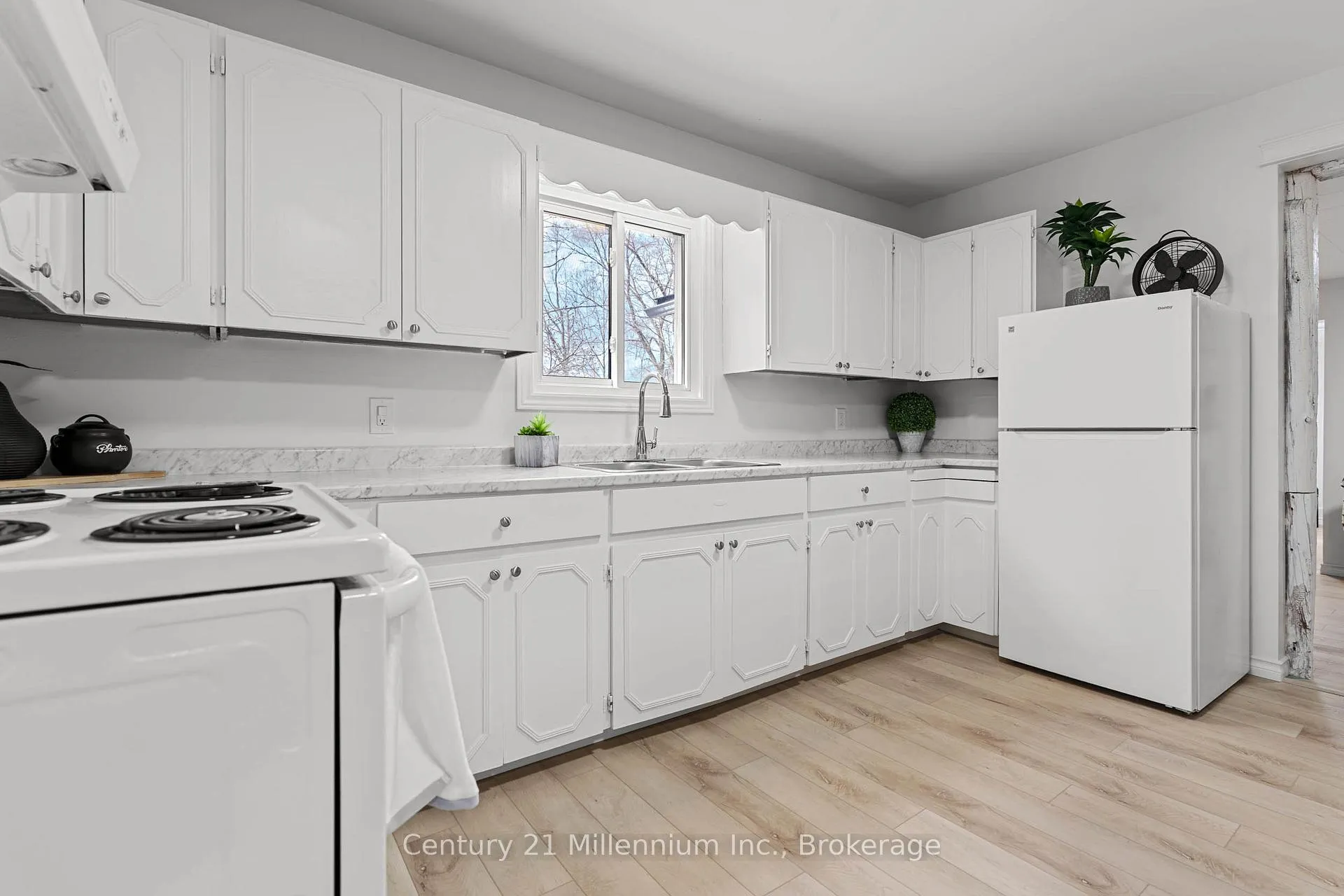 Photo 18 of 440 13th Street E, Owen Sound — HOMEH