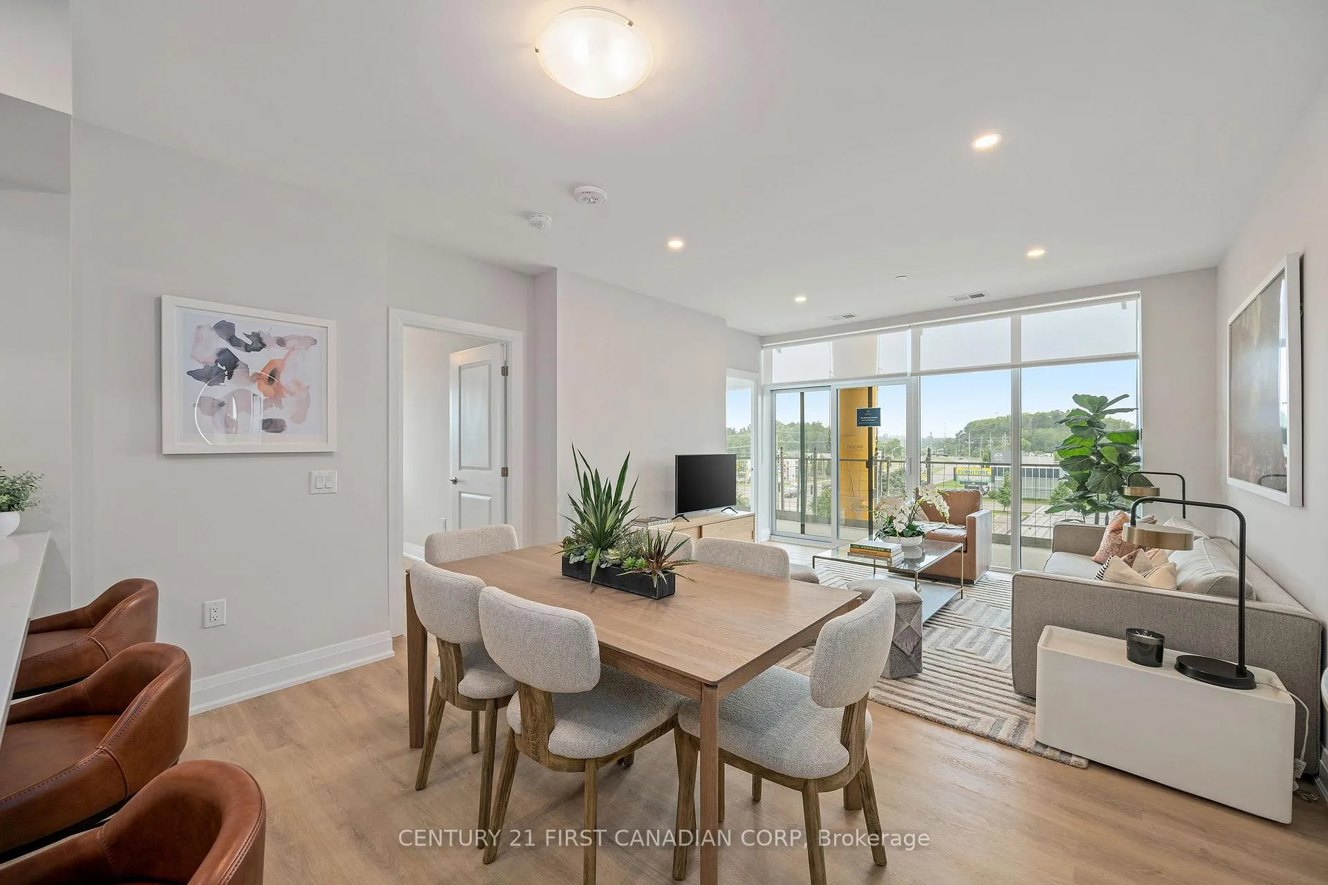 Photo 3 of Unit 903, 4286 King Street, Kitchener — HOMEH