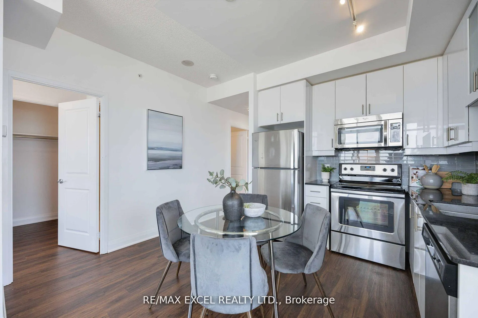 Photo 5 of Unit 1005, 9582 Markham Road E, Markham, Wismer — HOMEH