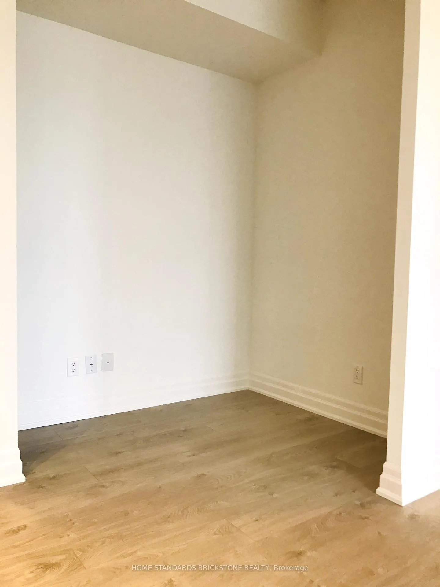 Photo 4 of Unit 804B, 8 Rouge Valley Drive W, Markham, Unionville — HOMEH