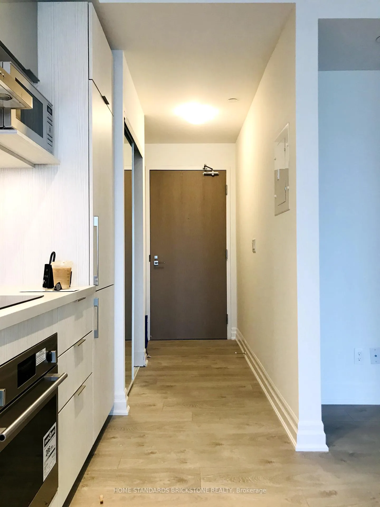 Photo 8 of Unit 804B, 8 Rouge Valley Drive W, Markham, Unionville — HOMEH