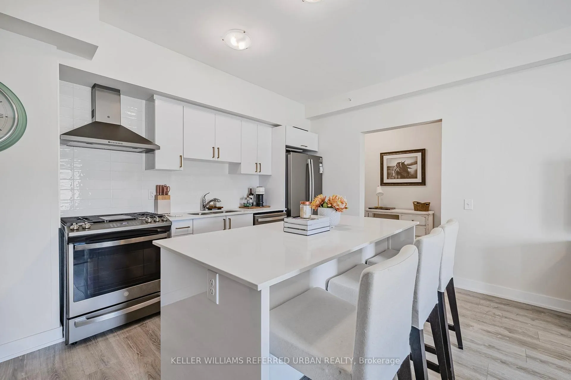 Photo 7 of Unit 104, 10 Culinary Lane, Barrie, Rural Barrie Southeast — HOMEH