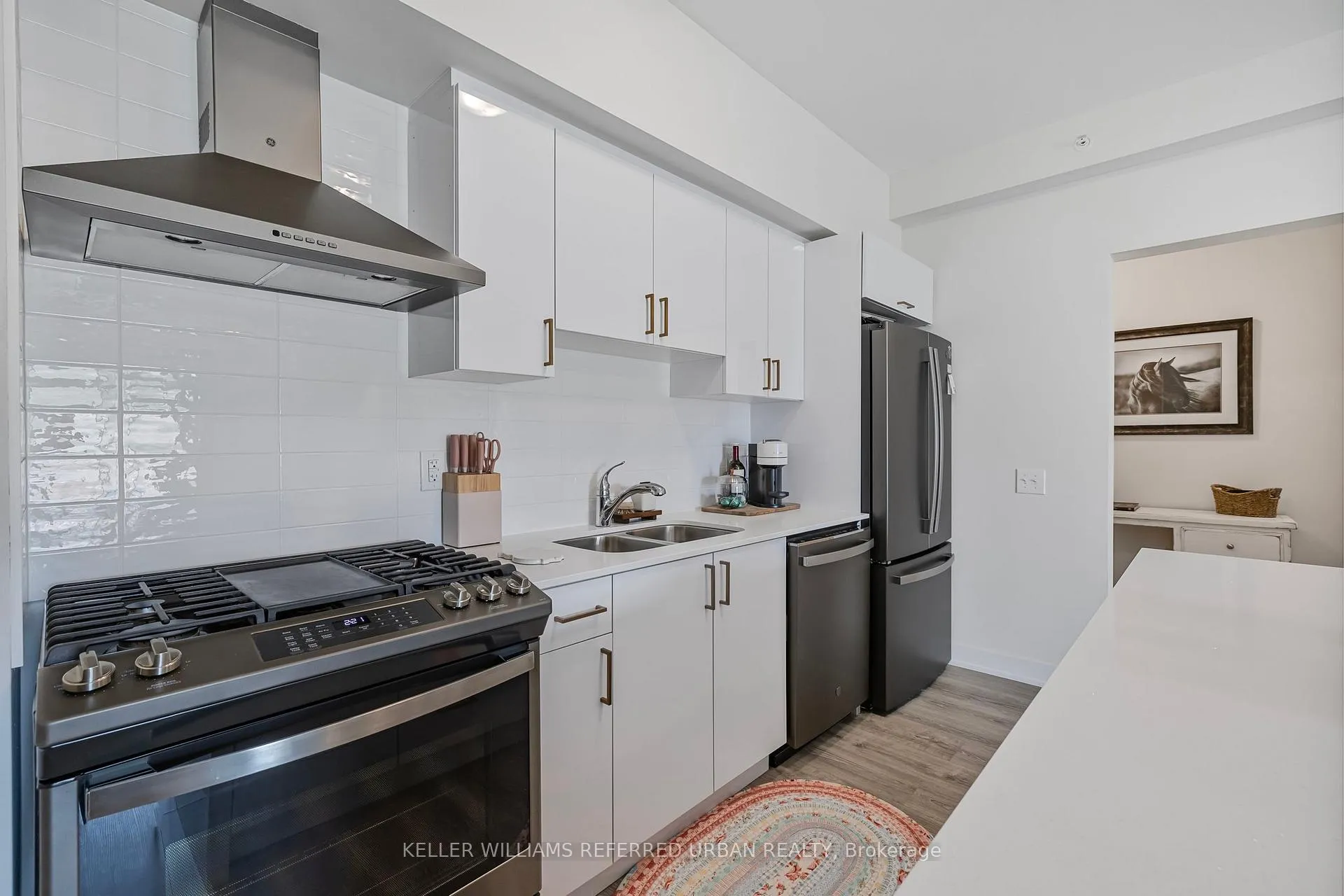 Photo 10 of Unit 104, 10 Culinary Lane, Barrie, Rural Barrie Southeast — HOMEH