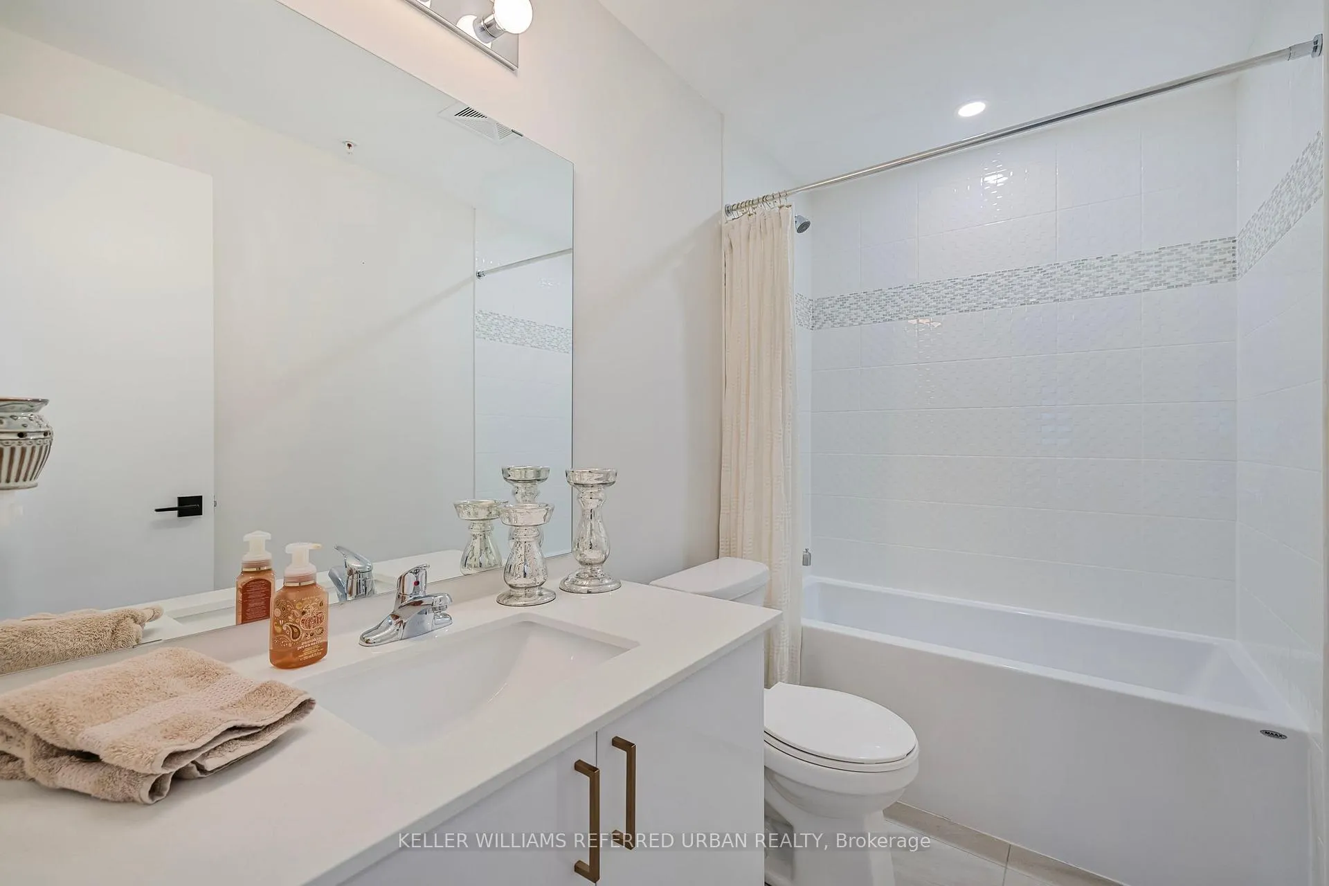 Photo 25 of Unit 104, 10 Culinary Lane, Barrie, Rural Barrie Southeast — HOMEH