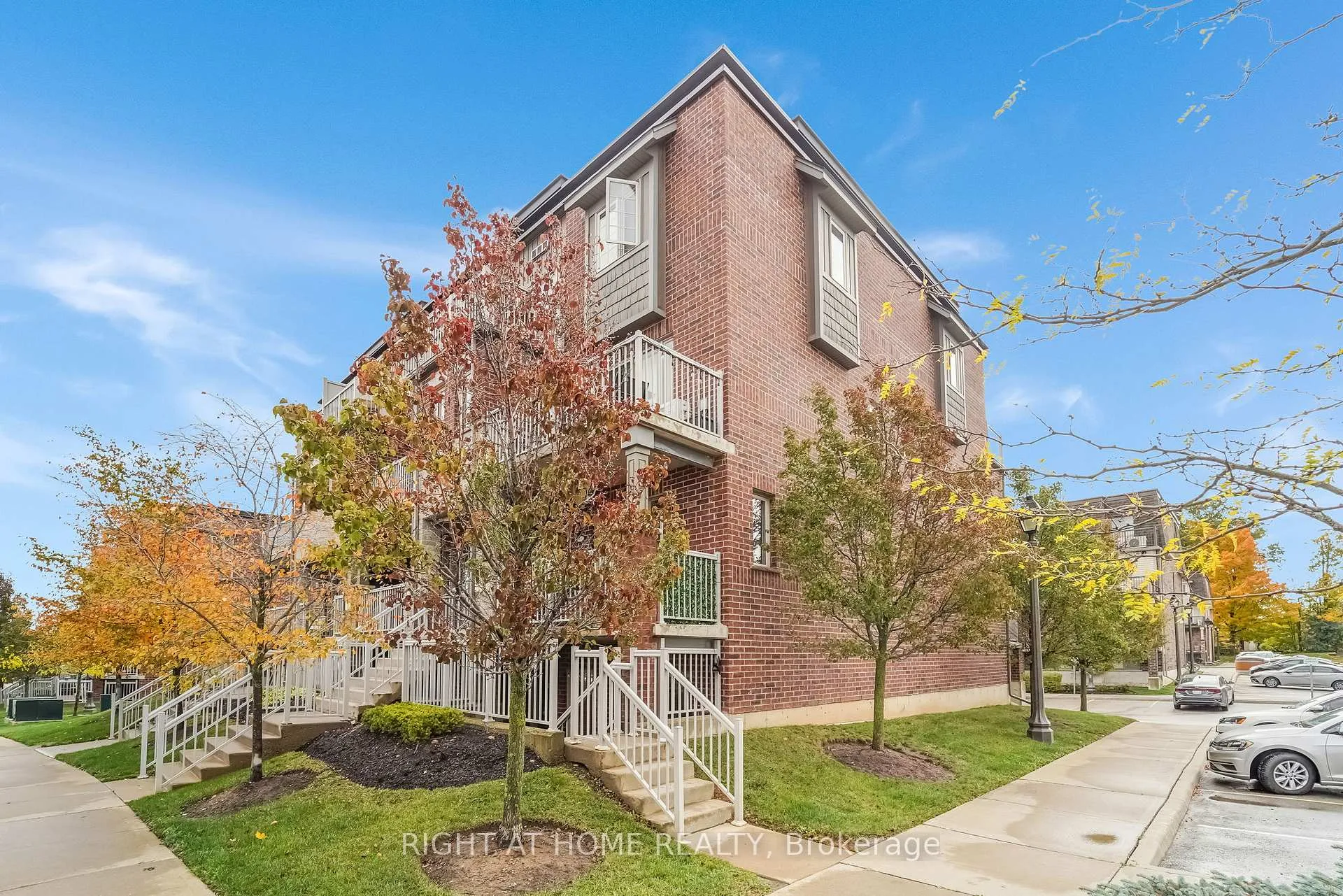 Photo 4 of Unit D, 20 Sienna Street, Kitchener — HOMEH
