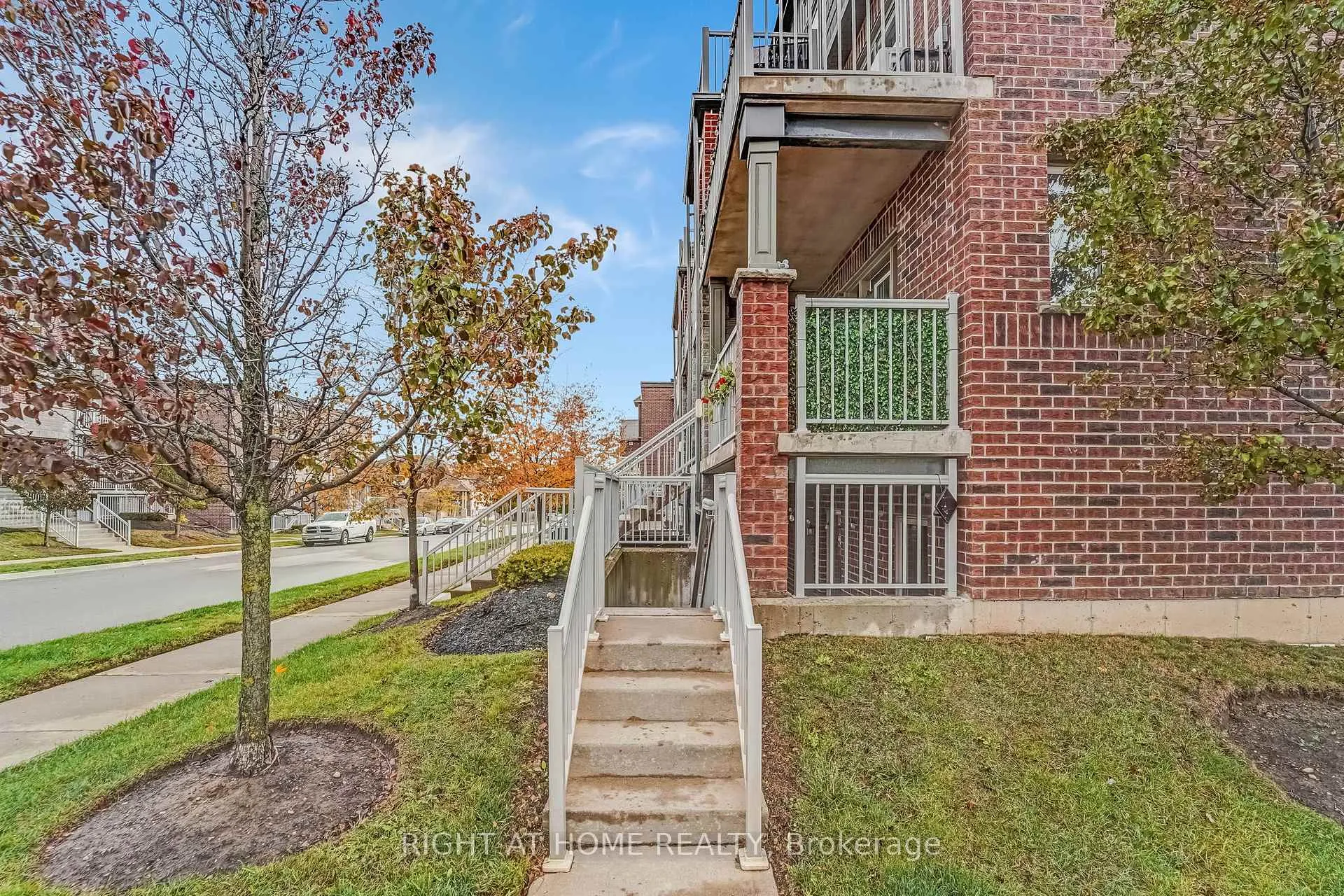 Photo 6 of Unit D, 20 Sienna Street, Kitchener — HOMEH