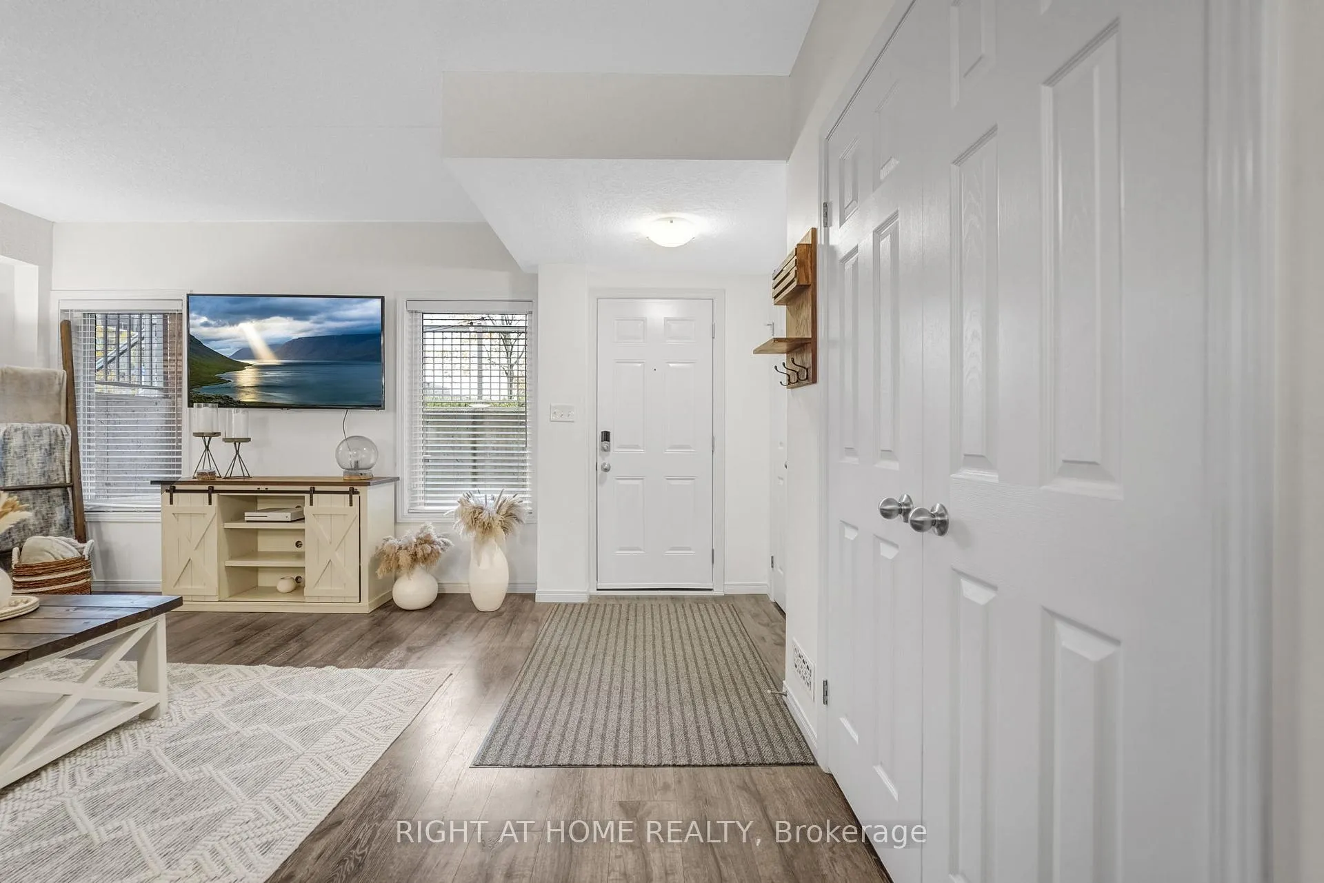 Photo 7 of Unit D, 20 Sienna Street, Kitchener — HOMEH