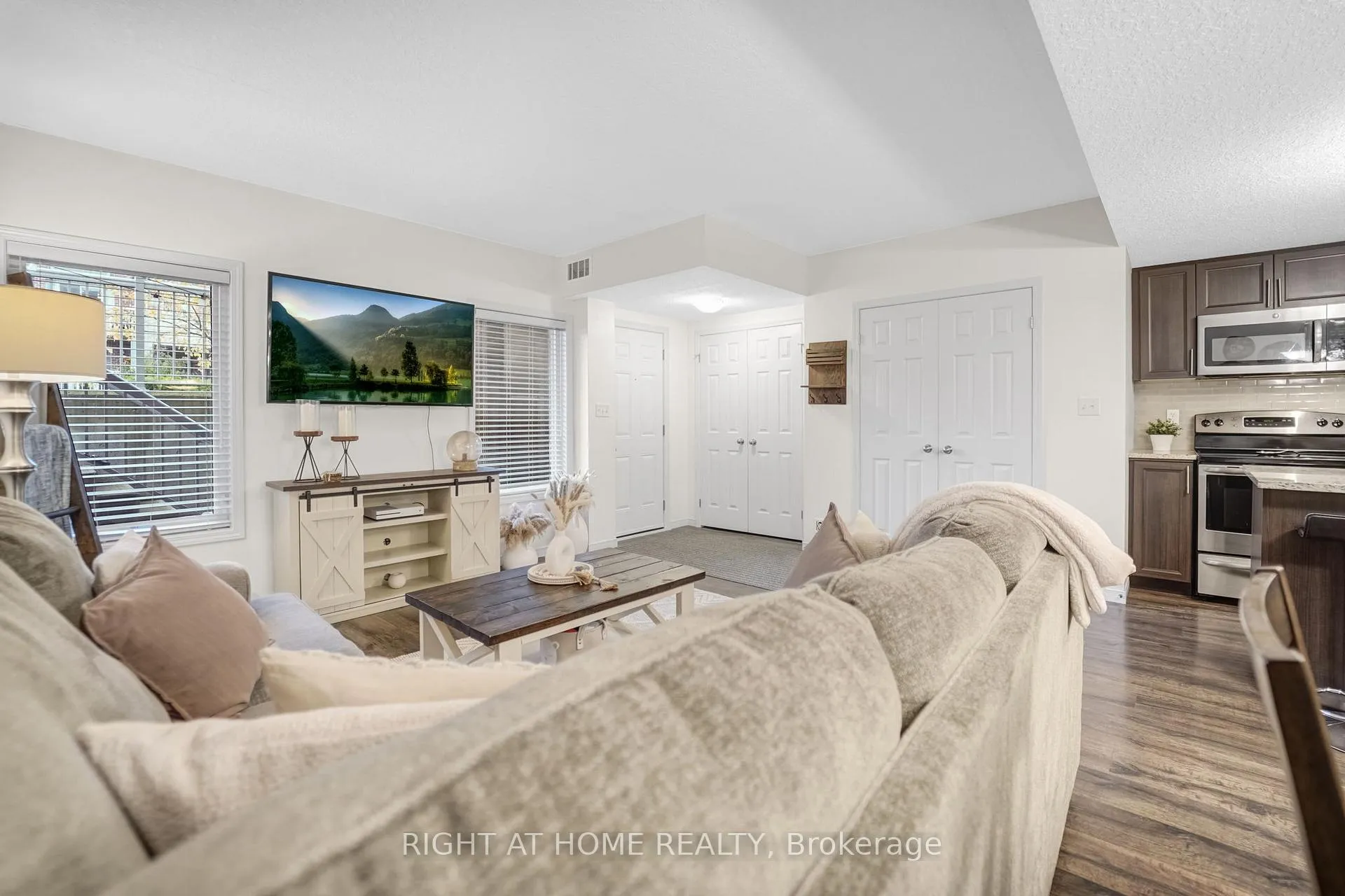 Photo 12 of Unit D, 20 Sienna Street, Kitchener — HOMEH