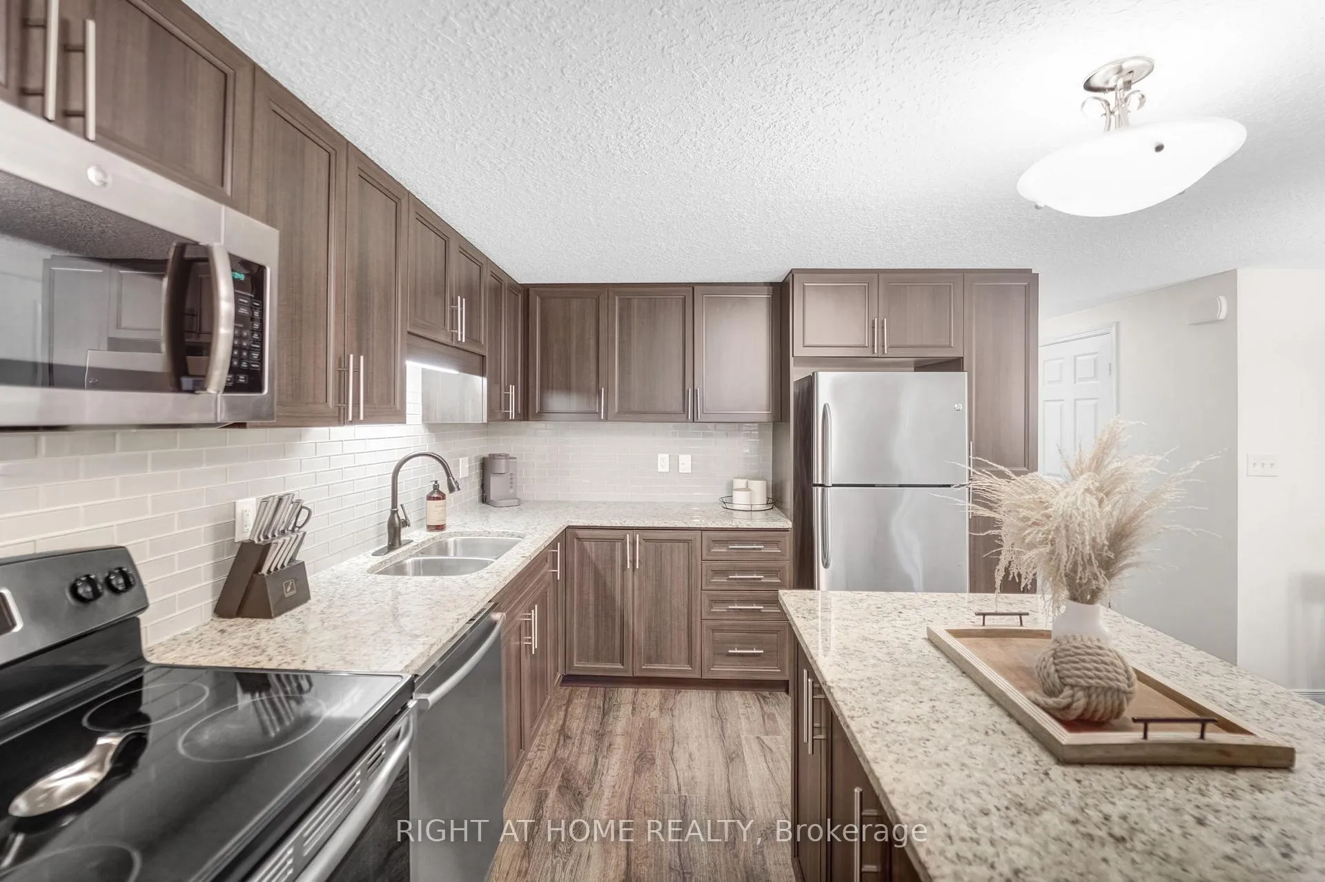 Photo 18 of Unit D, 20 Sienna Street, Kitchener — HOMEH