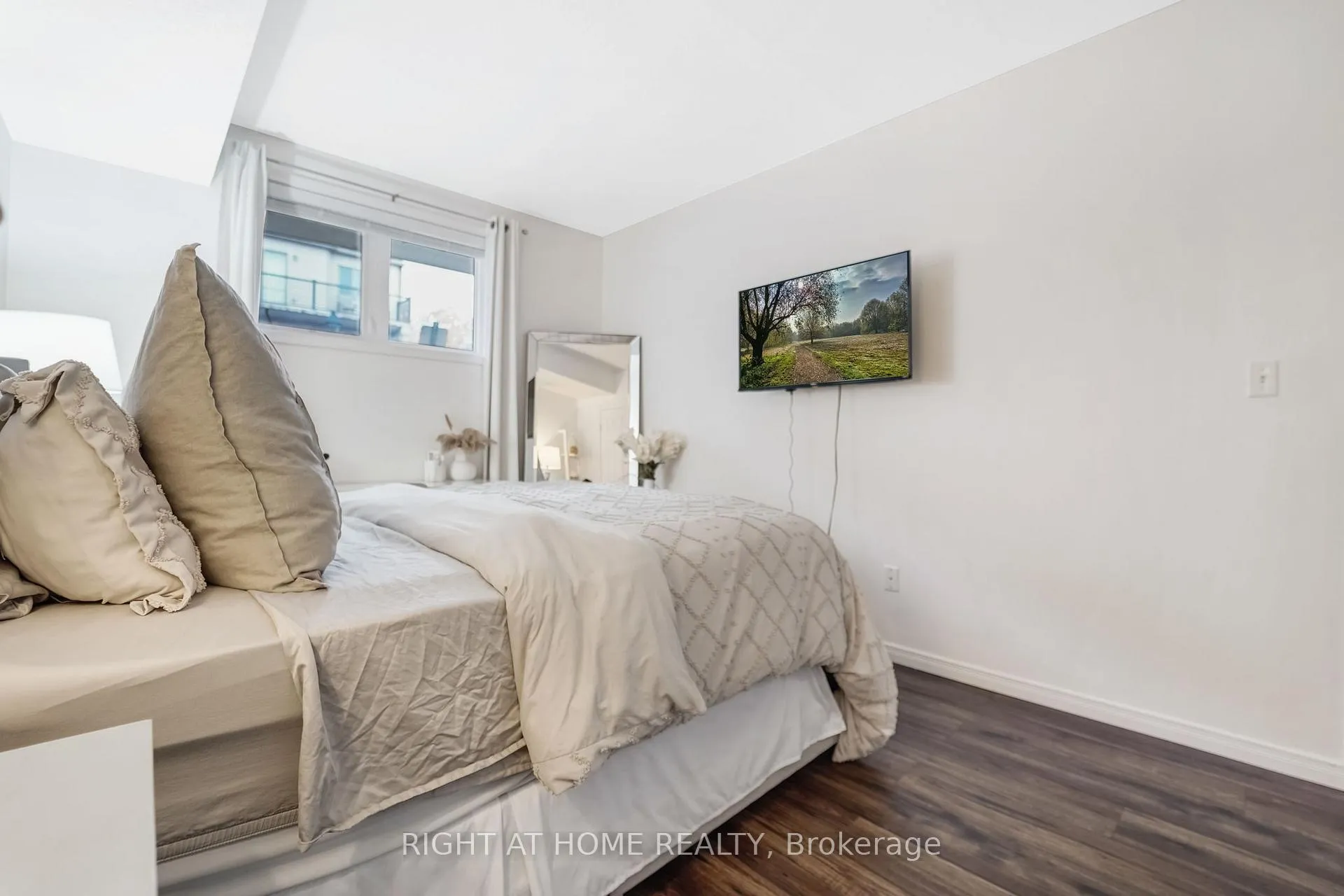 Photo 28 of Unit D, 20 Sienna Street, Kitchener — HOMEH