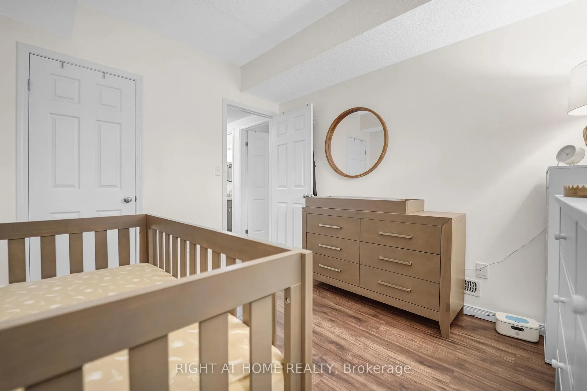 Photo 33 of Unit D, 20 Sienna Street, Kitchener — HOMEH
